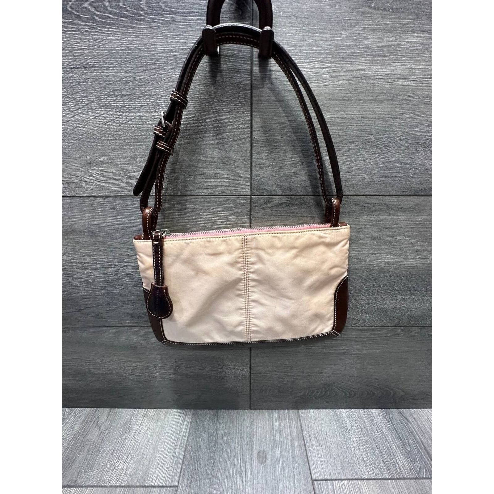 Dooney & Bourke Vintage Dooney & Bourke small shoulder bag Beige B000483 Size ONE SIZE - 9 Thumbnail