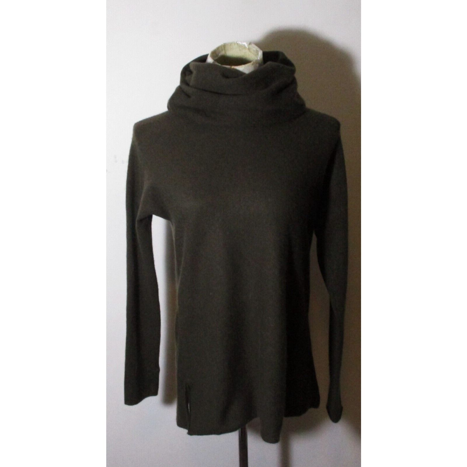 Vince Green Cowl Neck store Cashmere Sweater