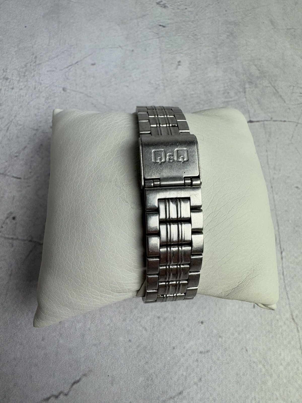 Japanese Brand Q&Q Japanese Style Watch Vintage Size ONE SIZE - 3 Thumbnail