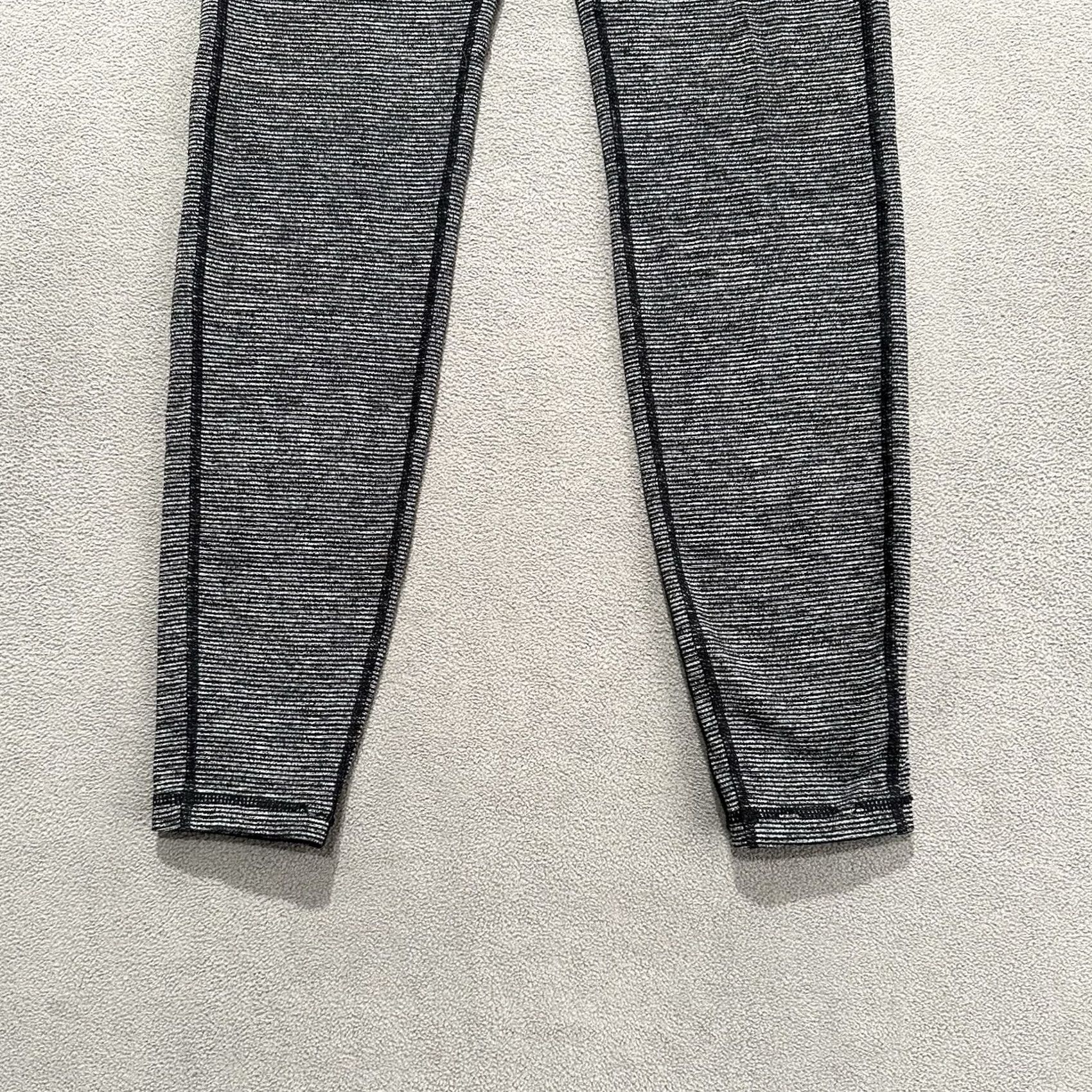 Old Navy Old Navy Leggings Womens Medium Gray Black Striped Go-Dry Stretch GUC Size 32" / US 10 / IT 46 - 5 Thumbnail