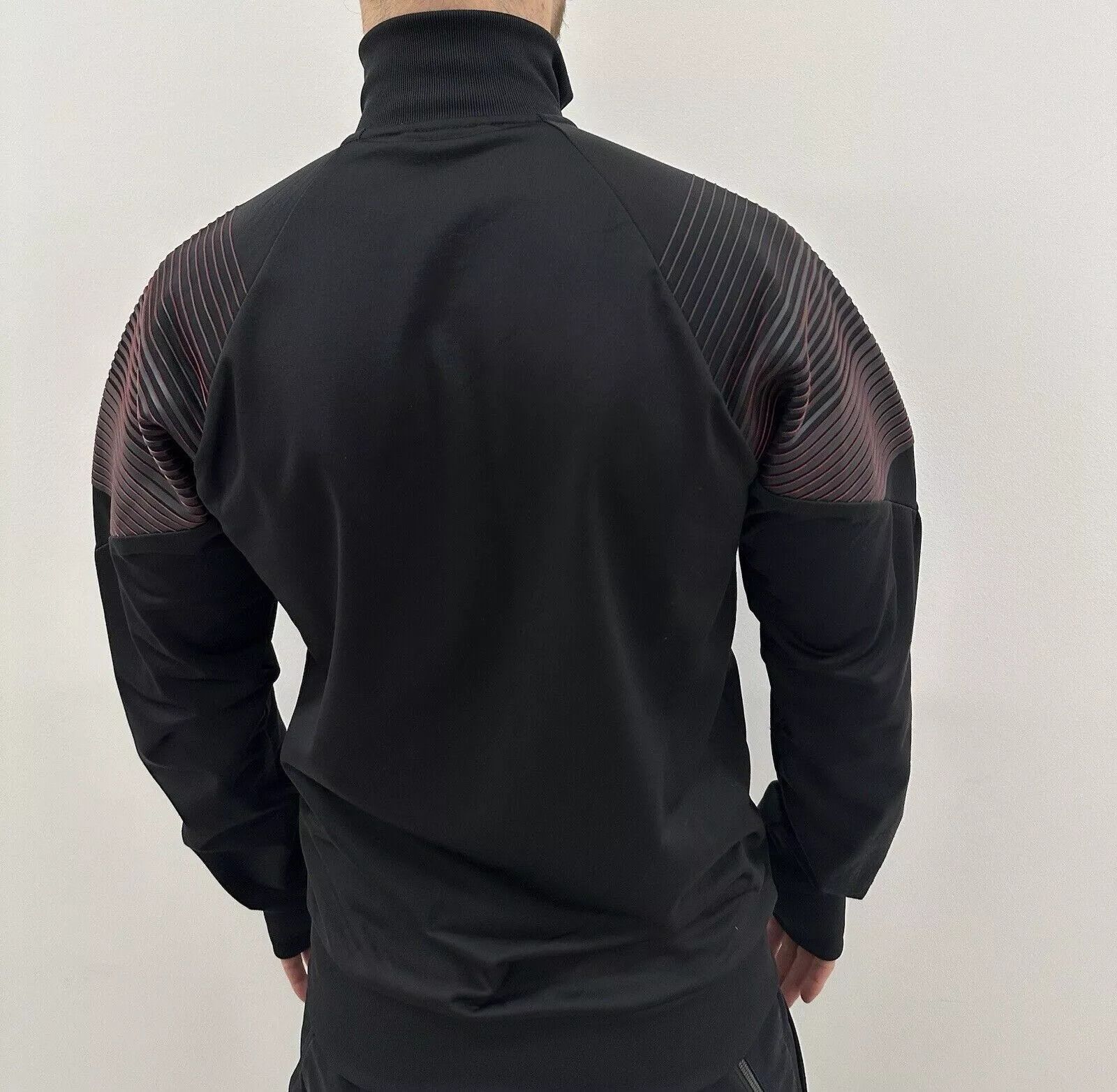 Adidas MANCHESTER UNITED 2018 2019 TRACK TRAINING JACKET FOOTBALL Size US S / EU 44-46 / 1 - 9 Thumbnail