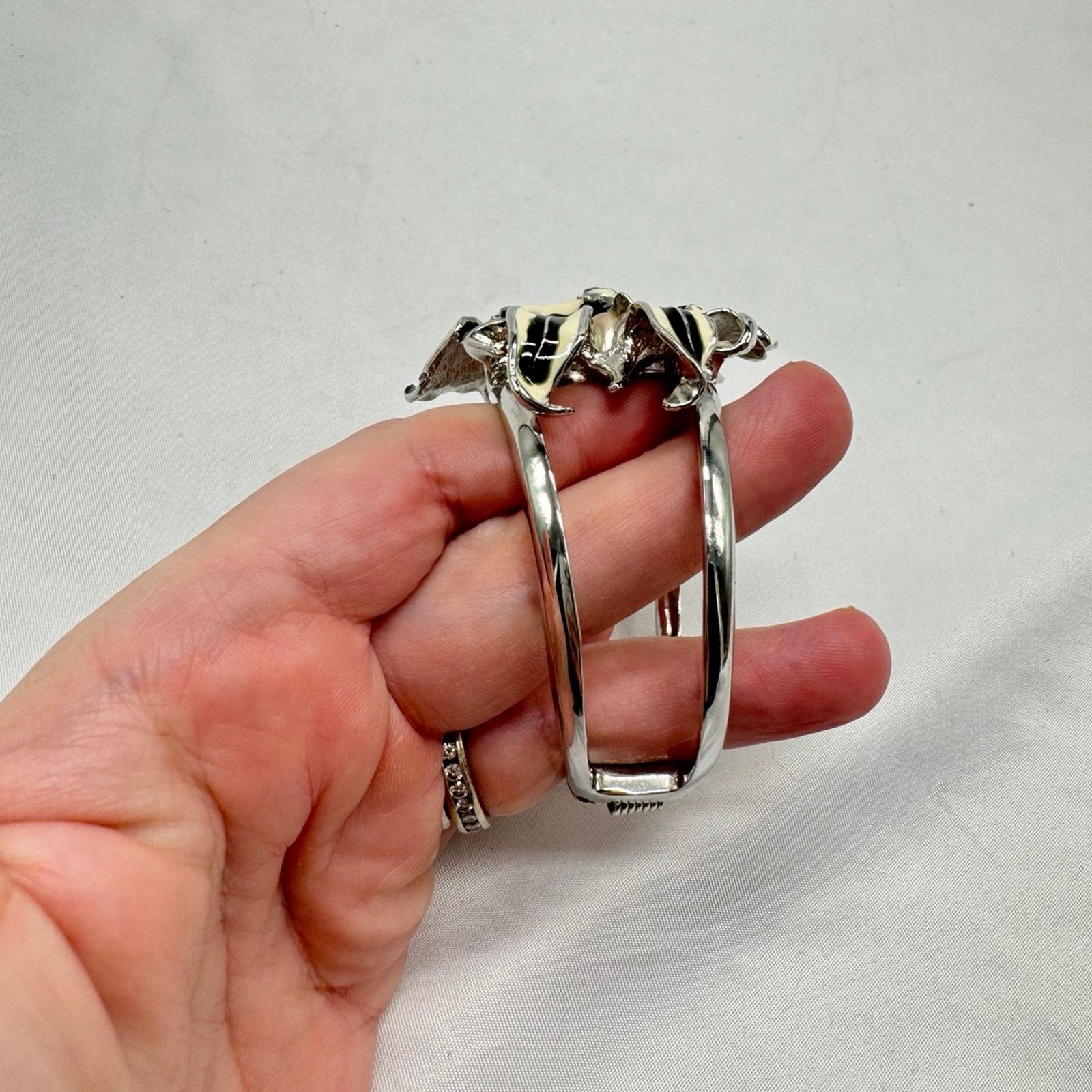 Kenneth Jay Lane VTG Kenneth Jay Lane cuff bracelet Size ONE SIZE - 4 Thumbnail