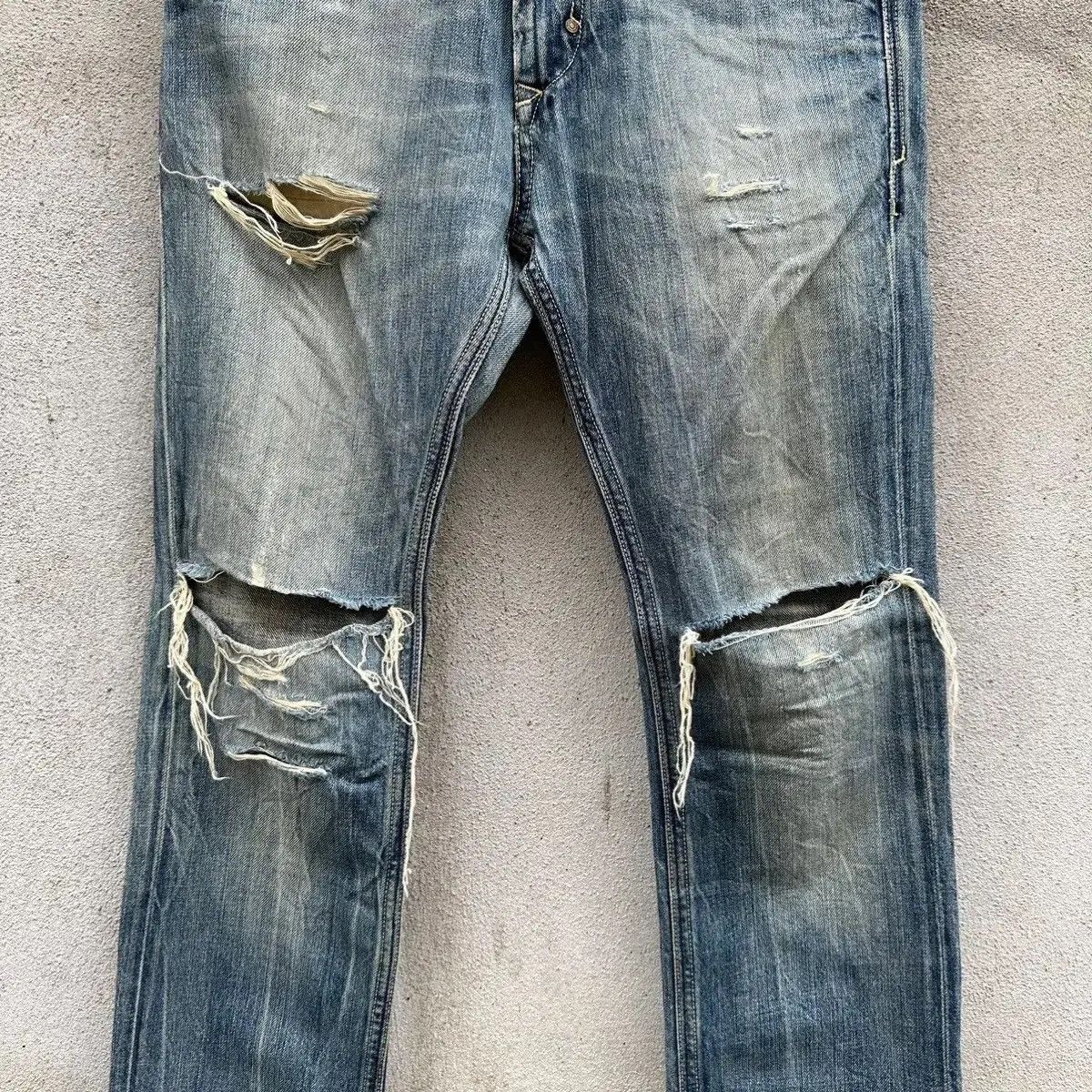 Vintage ‼️ THRASED 🔥 DIESEL THANAZ JEANS VINTAGE DENIM RIPPED PANTS Size US 30 / EU 46 - 2 Thumbnail