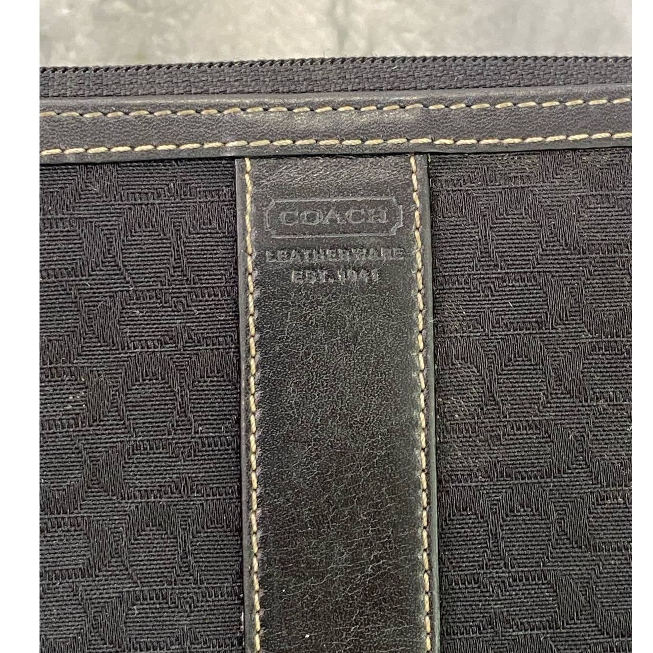 Coach EUC COACH LONG BLACK SIGNATURE WALLET Size ONE SIZE - 2 Thumbnail