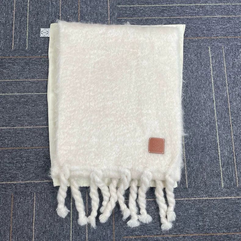 Loewe loewe White seahorse fur brand scarf 2505-Nextarrow Size ONE SIZE - 1 Thumbnail