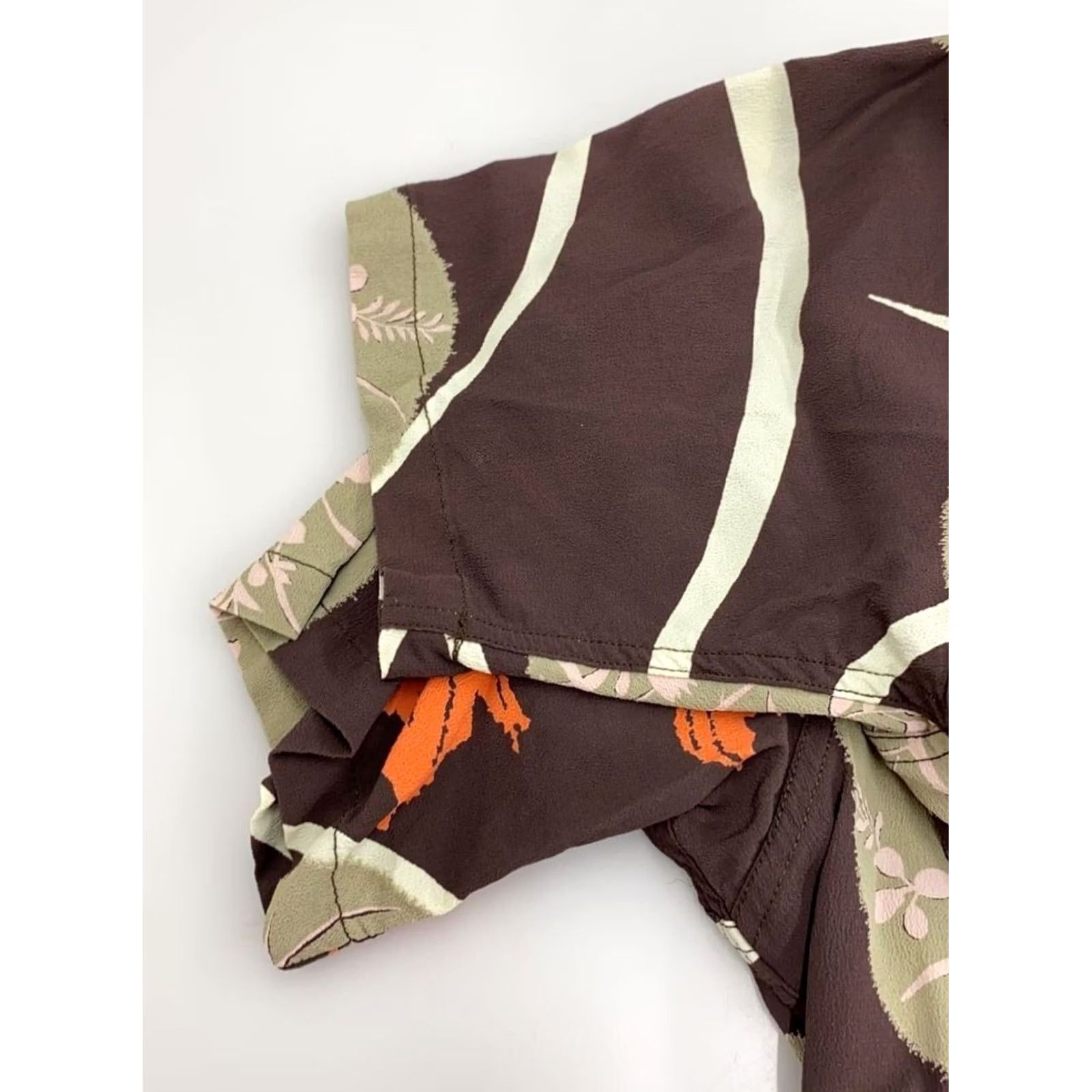 Sun Surf SUN SURF Aloha Shirt Men's XS Rayon Brown Goldfish Fuji Button-Up Short Sleeve Casual Travel Japan Used Size US XS / EU 42 / 0 - 3 Thumbnail