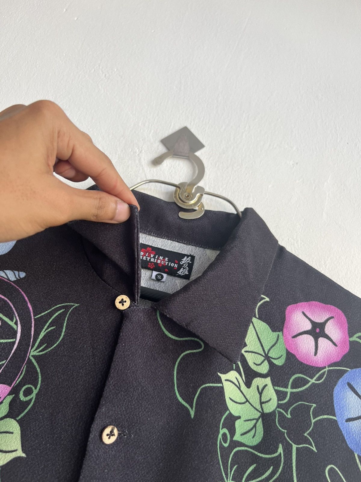 Karakuri Tamashii 🇯🇵 Traditional Geisha Yakuza Sakura Motif Camp Collar Shirt Size US XL / EU 56 / 4 - 7 Thumbnail