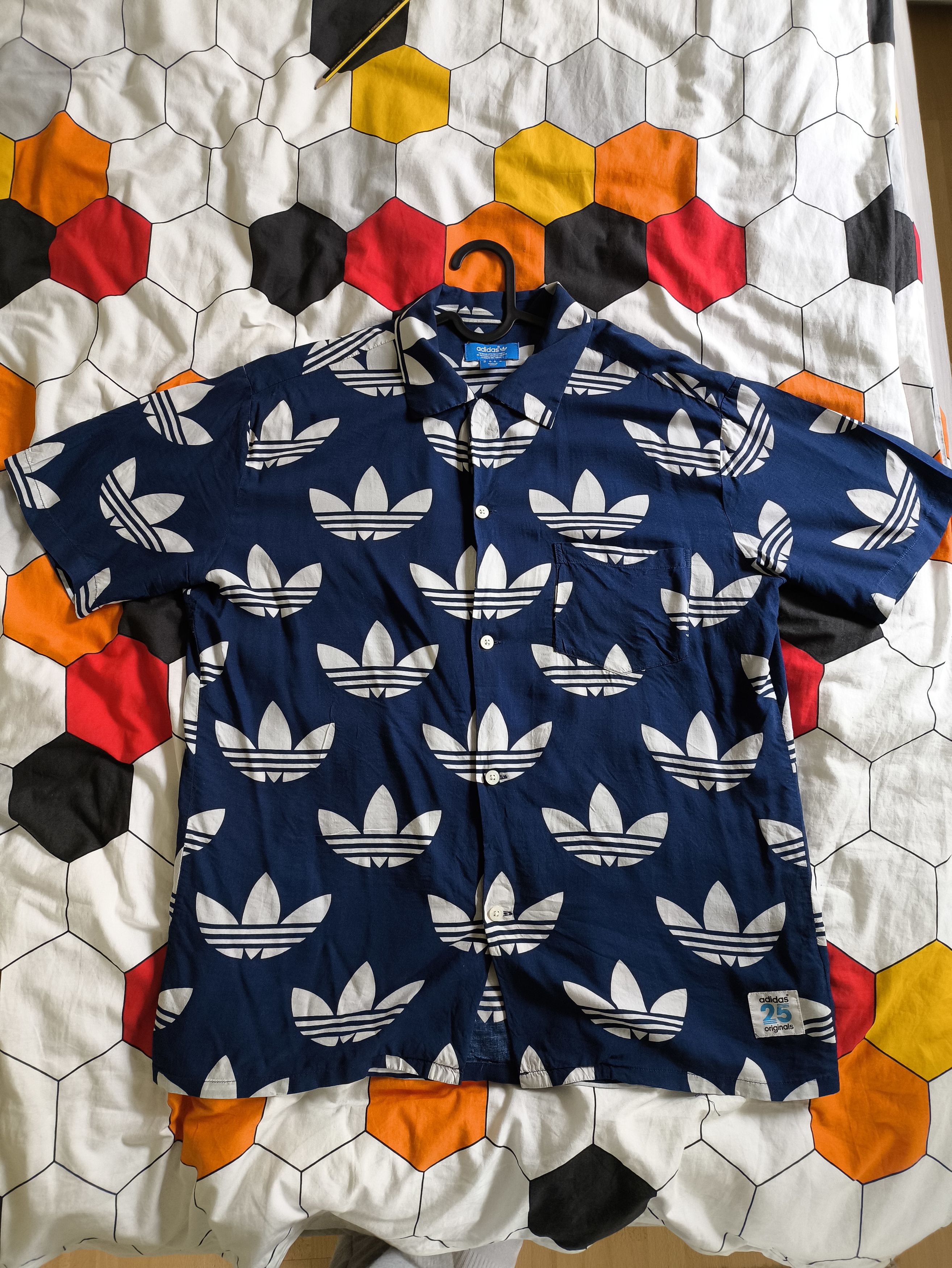 <限定品> 希少 adidas NIGO コラボシャツ　XL Adidas × Nigo adidas Originals x Nigo 25 Aloha Trefoil Button-Down
