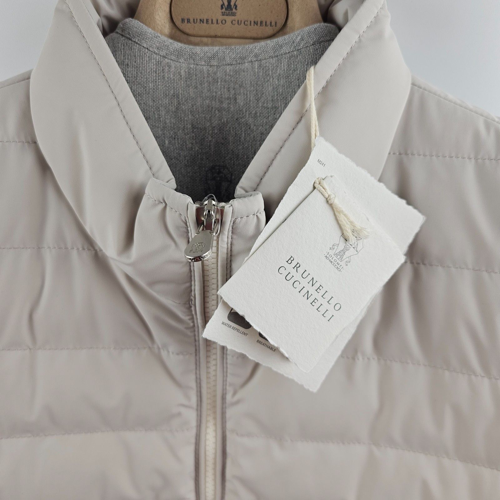Brunello Cucinelli BRUNELLO CUCINELLI $2650 Ivory Down Vest New & Authentic Size US M / EU 48-50 / 2 - 3 Thumbnail