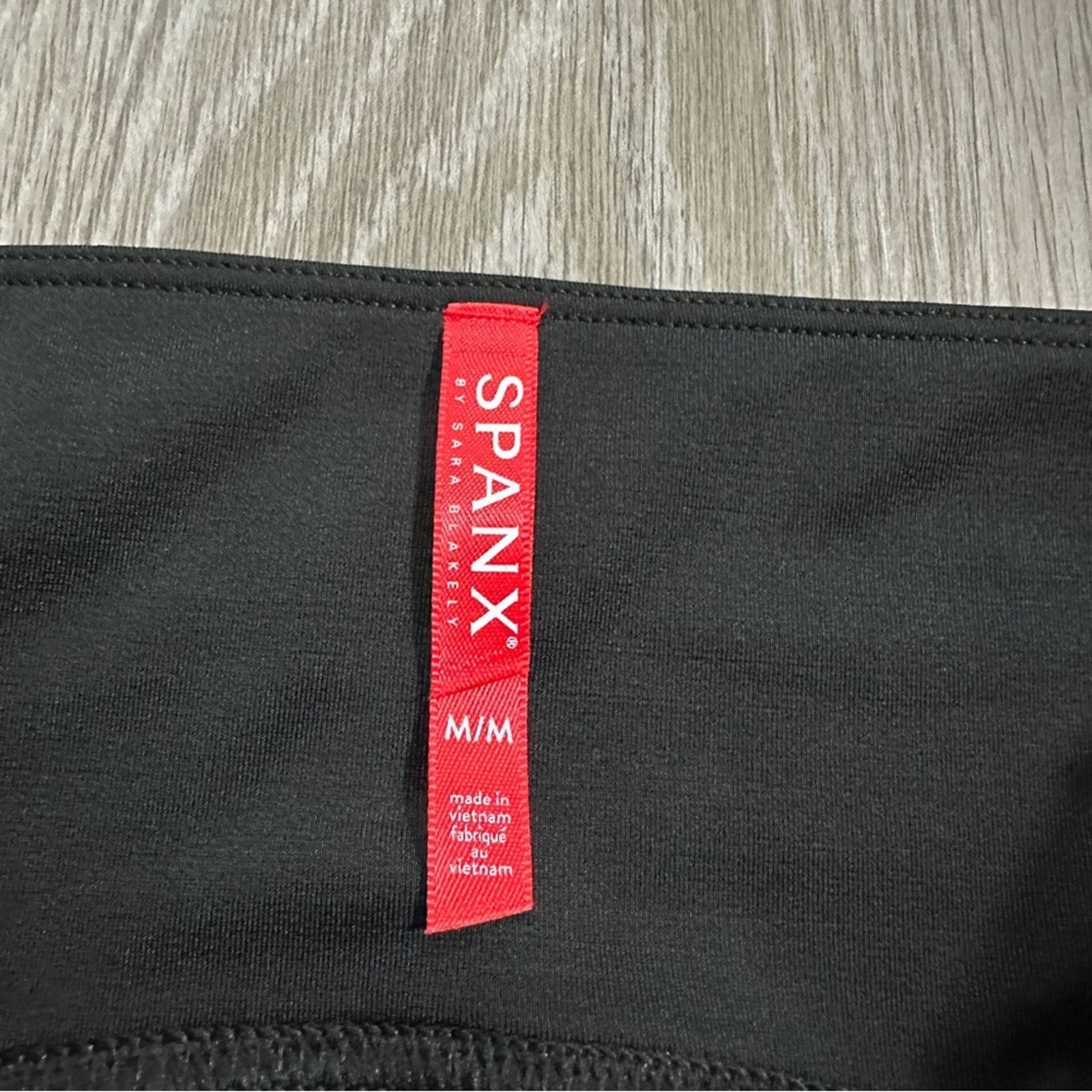 Spanx Spanx Faux Leather Mid Rise Moto Leggings in Very Black Sz M Size 25" / US 0 / IT 36 - 8 Thumbnail