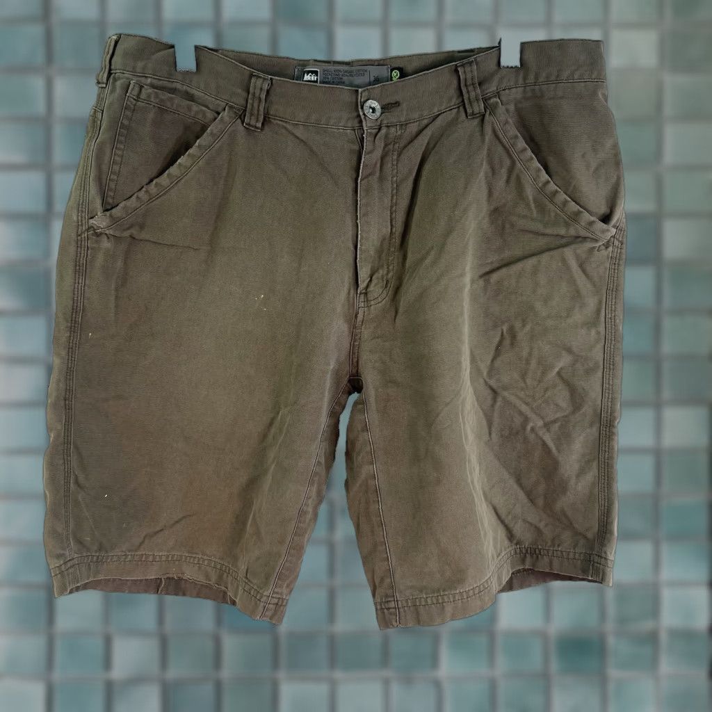 Vintage REI Mens Shorts 36 Dark Khaki Organic Cotton Canvas Chino 10 Inseam Zip Pockets Relaxed Casual Travel Workwear Summer Spring Fall Mens Size US 36 / EU 52 - 1 Thumbnail