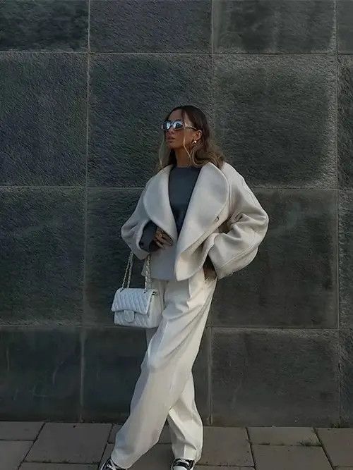 Japanese Brand Women White Woolen Cropped Top Jacket V Neck Size ONE SIZE - 4 Thumbnail