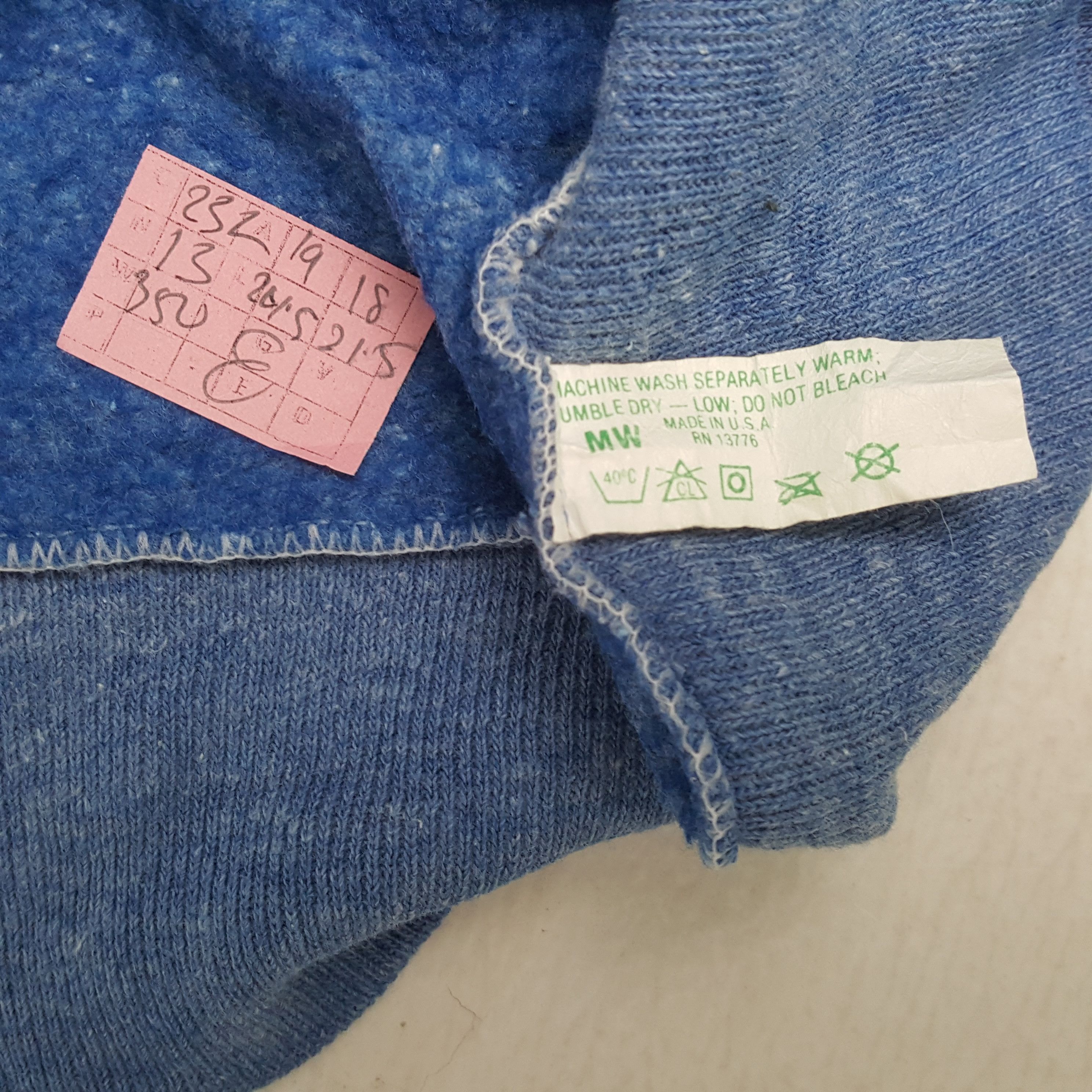 Vintage THE TALE OF PETER RABBIT Streetwear Vintage Sweatshirt Size US S / EU 44-46 / 1 - 6 Thumbnail
