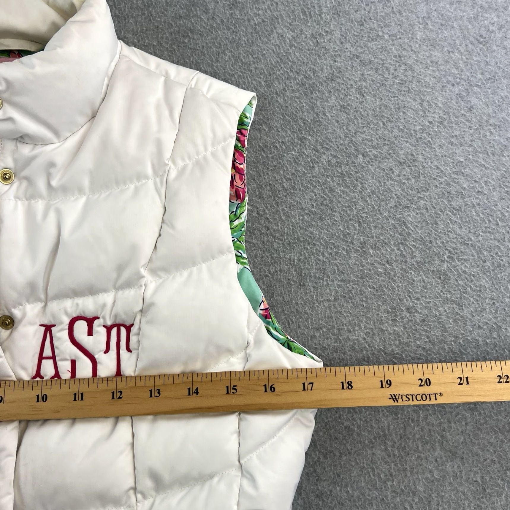 Lilly Pulitzer Lilly Pulitzer Vest Womens Small White Sleeveless Full Zip Quilted Puffy Jacket Size S / US 4 / IT 40 - 2 Thumbnail