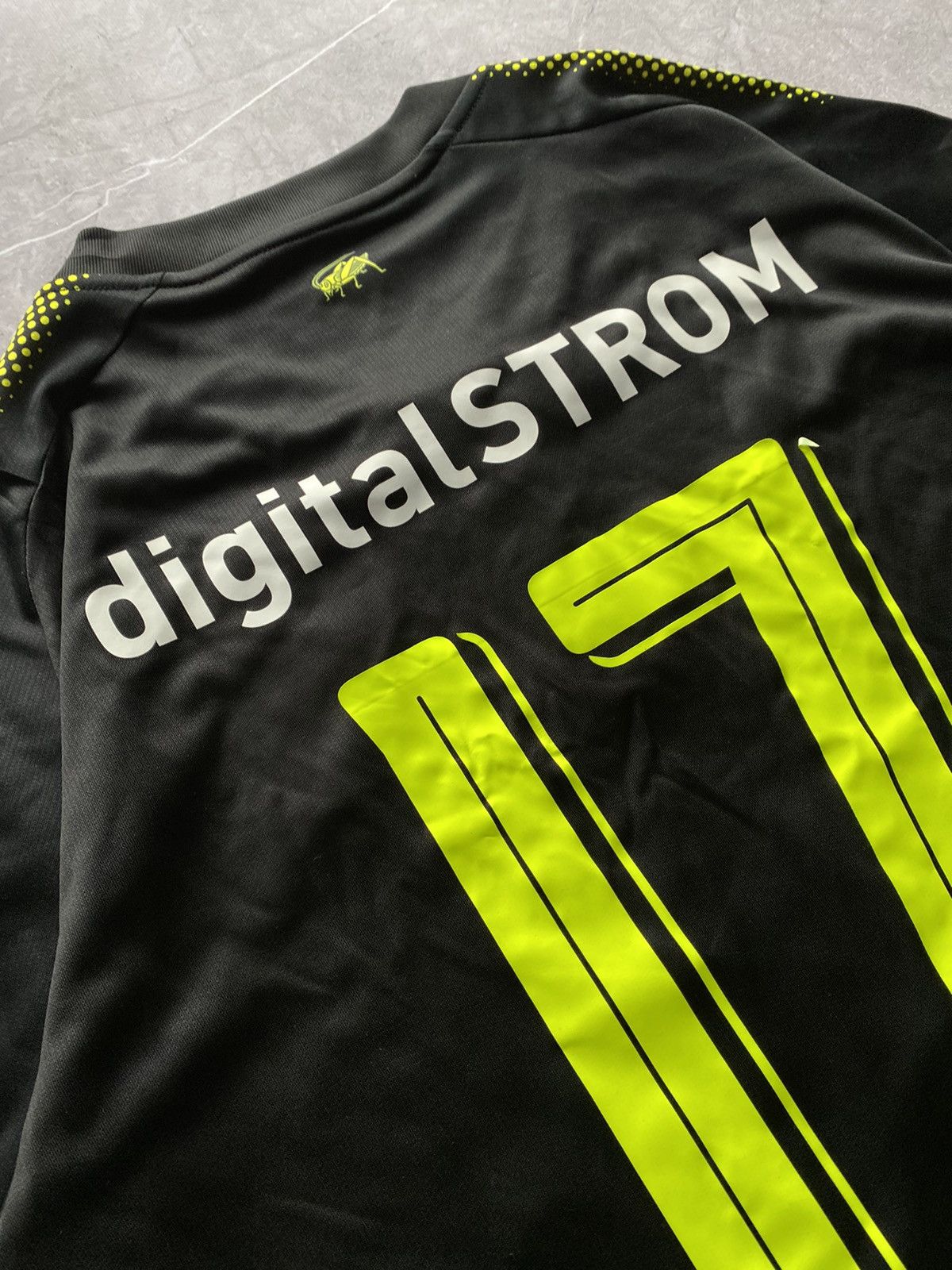 Puma Vintage 2017/18 Puma Zürich # 17 Ricci Away Soccer Jersey Size US L / EU 52-54 / 3 - 15 Thumbnail