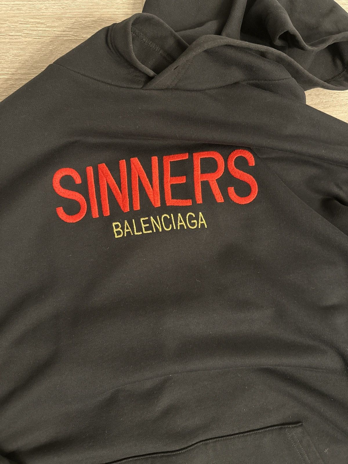 最終値下げ！ バレンシアガ SINNERS ロゴ フーディー S Balenciaga Sinners Hoodie | Grailed