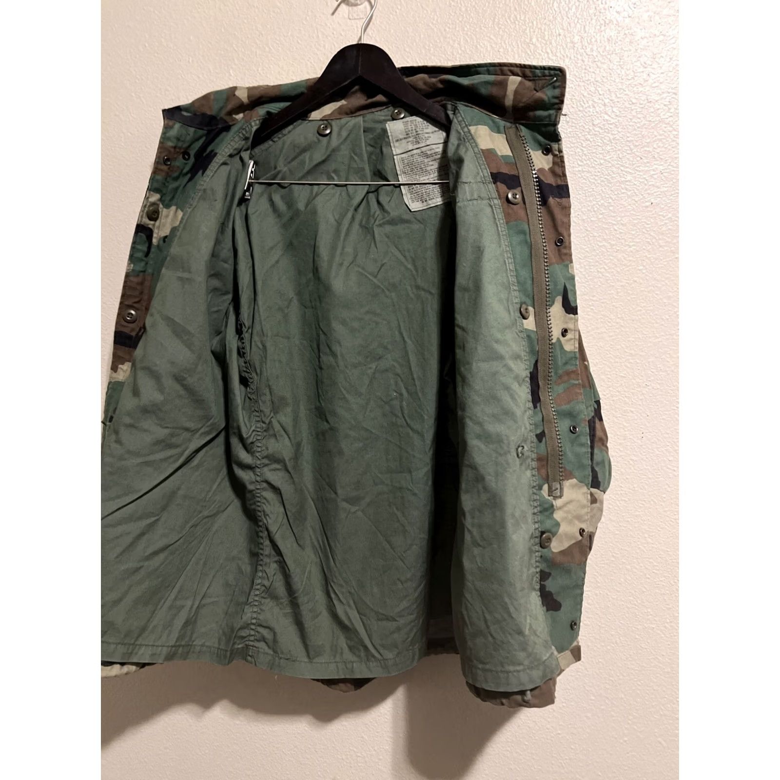 Vintage VINTAGE US Army Parka Jacket Medium Reg Woodland Camouflage Military Golden MFG J1626 Size US M / EU 48-50 / 2 - 3 Thumbnail