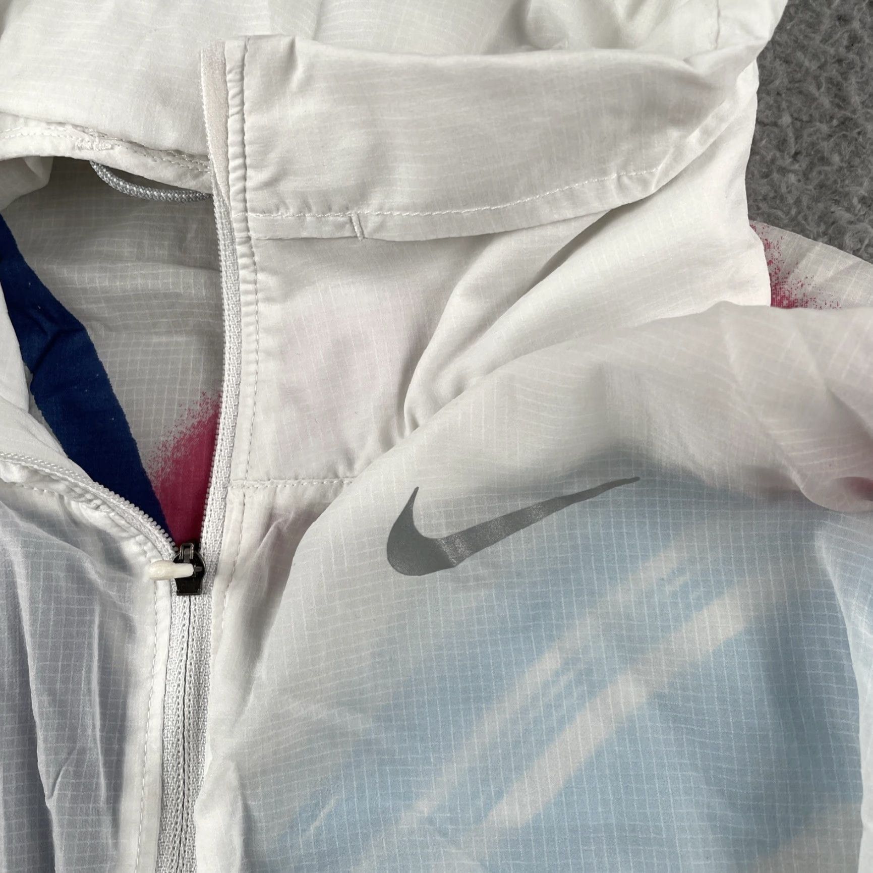 Nike Nike Women’s Small Rain Coat Windbreaker Jacket White Pocket Hoodie Size S / US 4 / IT 40 - 3 Thumbnail