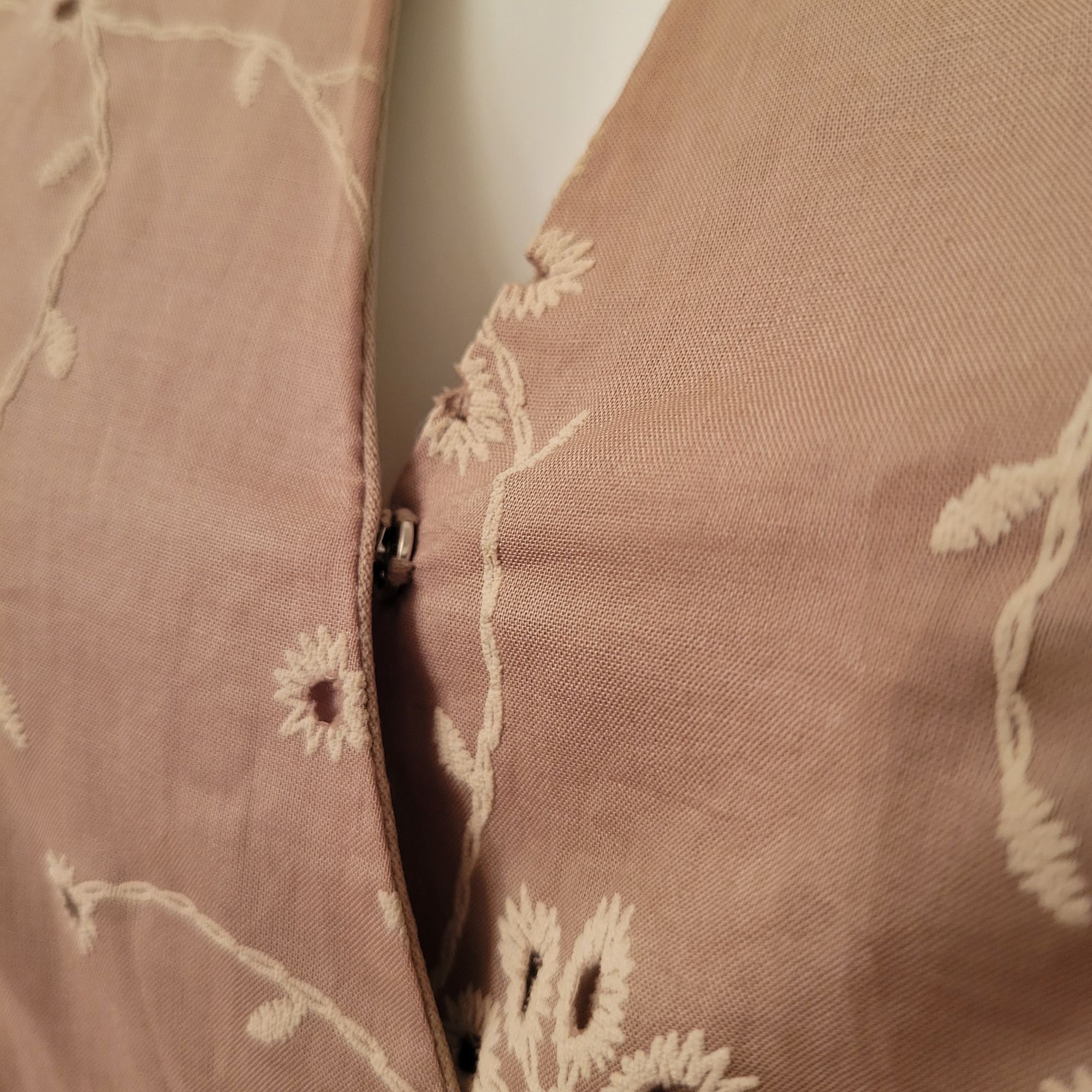 Joie Joie Halter Dress 10 Embroidered Floral Midi Summer Pockets Size L / US 10 / IT 46 - 7 Thumbnail