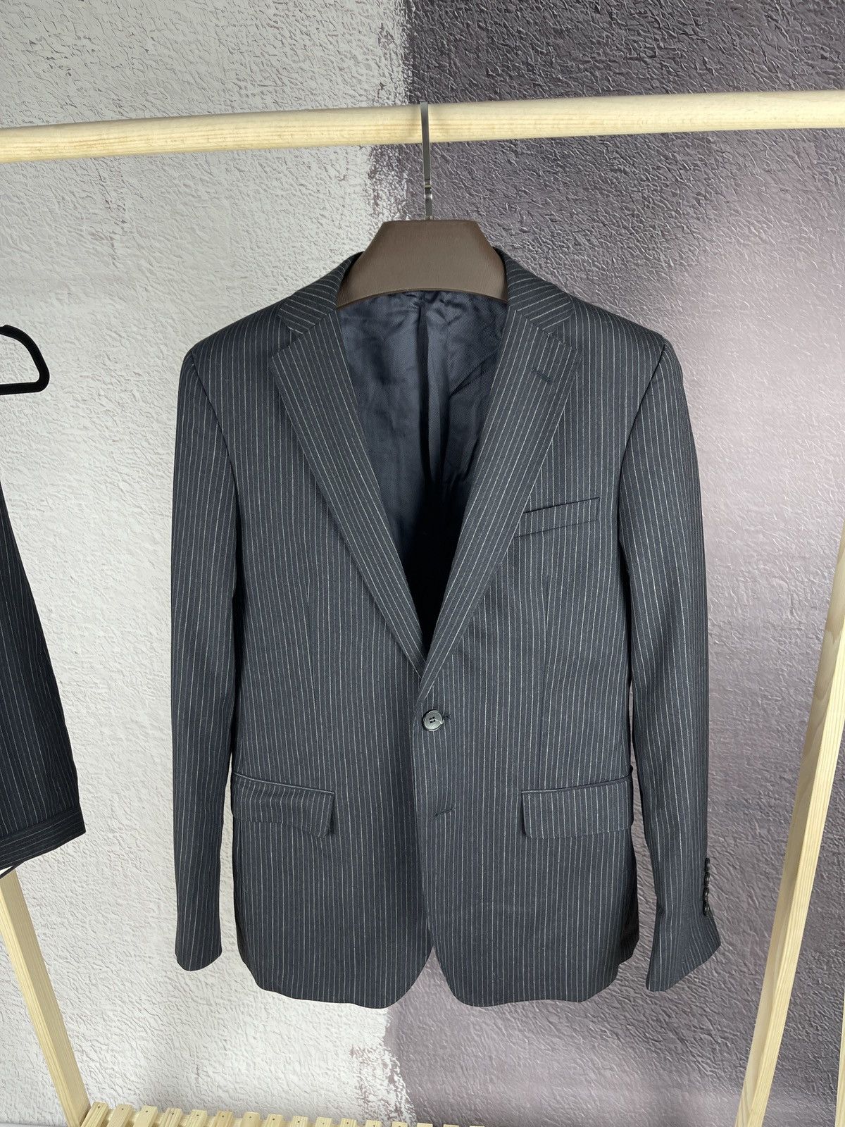 Paoloni Paoloni wool black striped 2 button 2 pcs suit made in Italy Size 36R - 4 Thumbnail