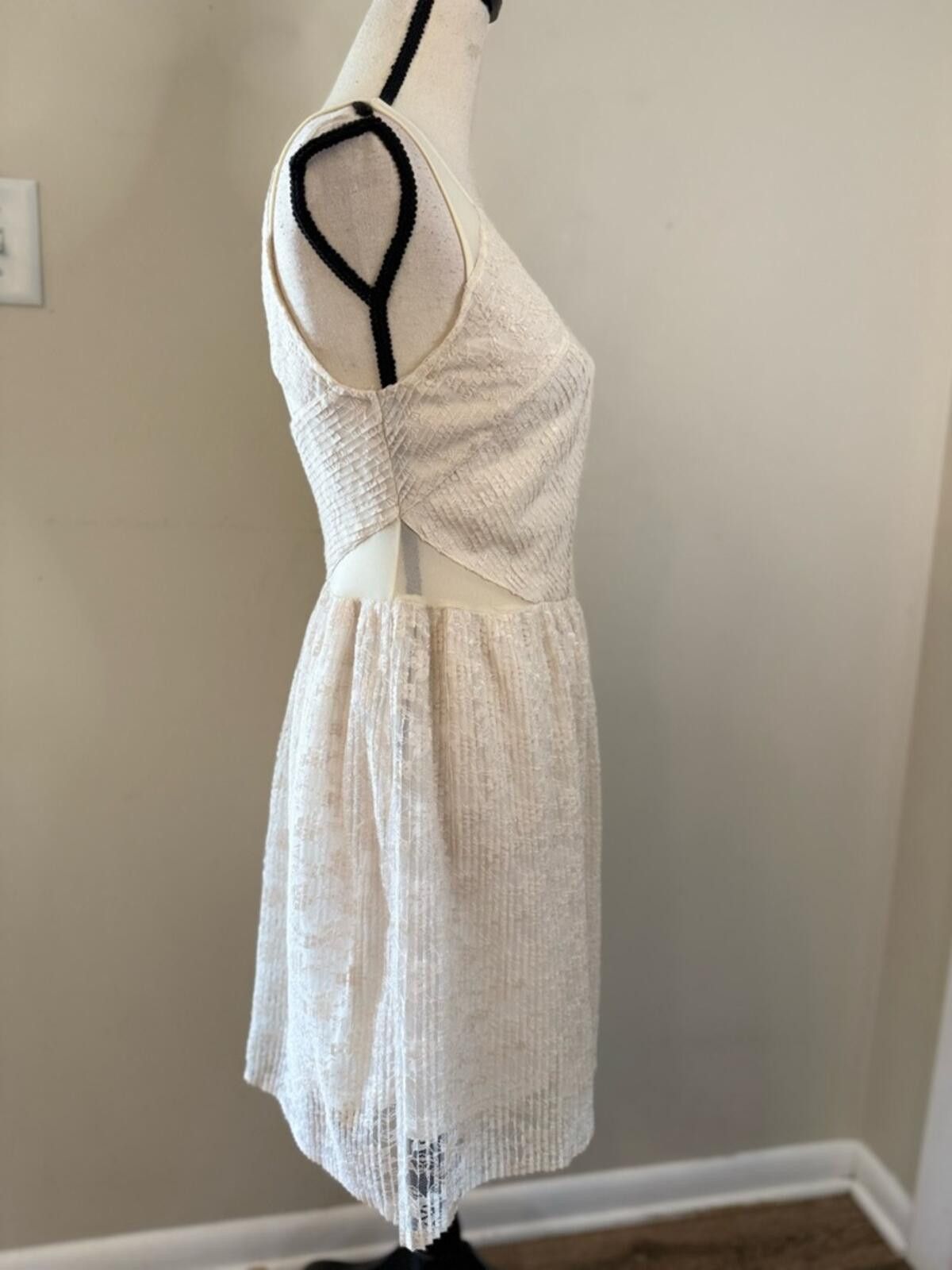 Other Pins & Needles floral lace sleeveless fit flare midi dress 4 Size S / US 4 / IT 40 - 2 Thumbnail