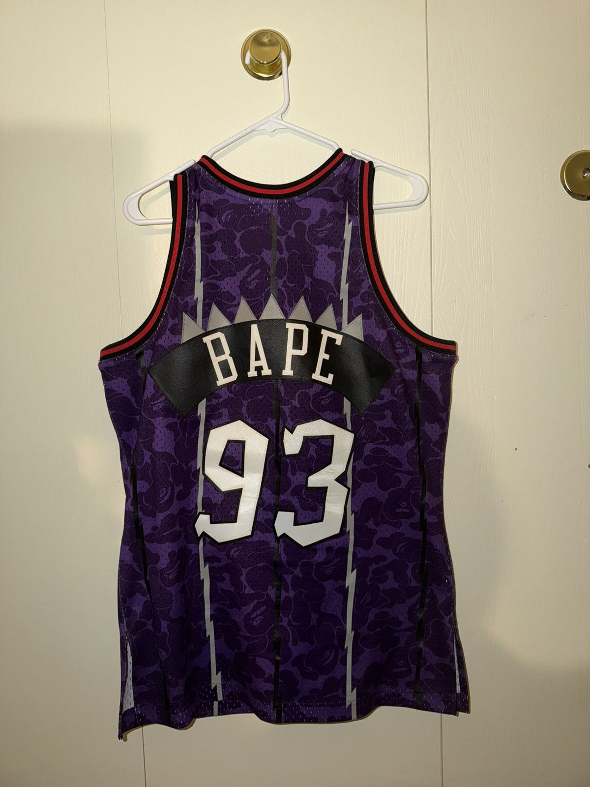 Bape × Mitchell & Ness Bape x Mitchell Ness Toronto Raptors Jersey Size US M / EU 48-50 / 2 - 2 Thumbnail