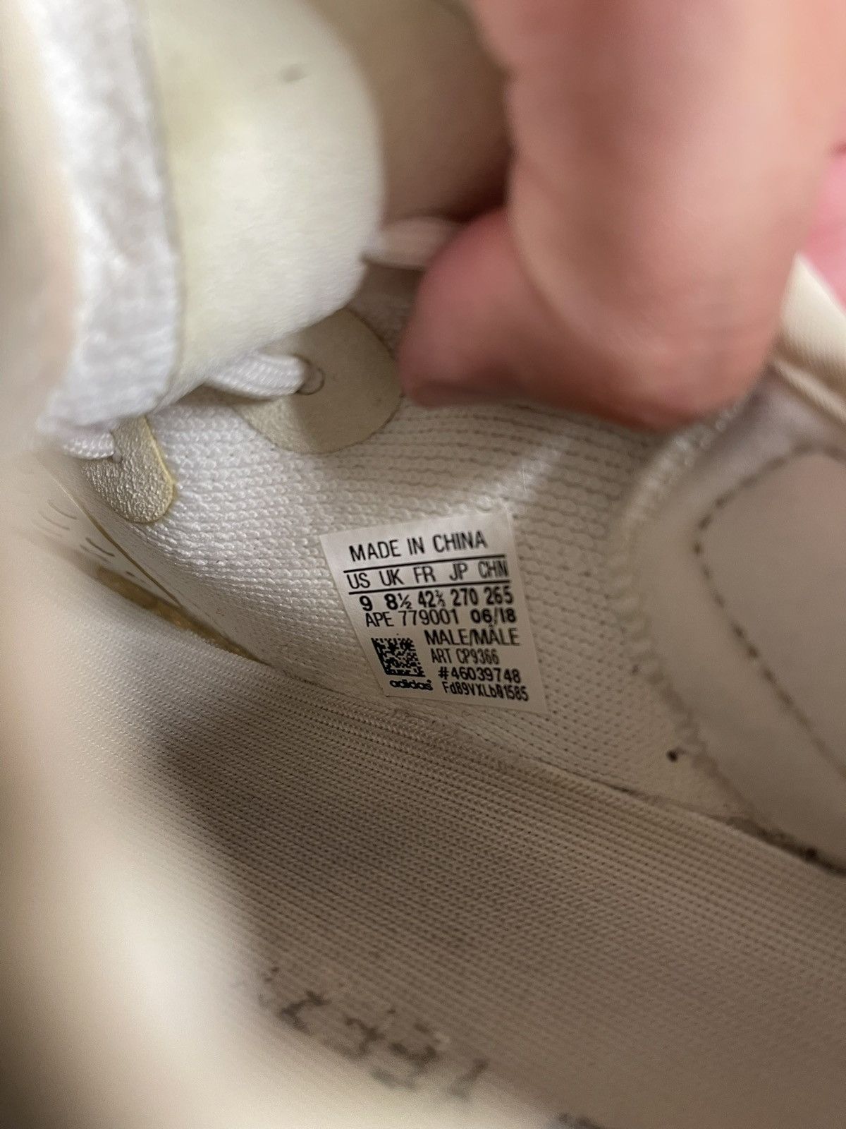 Yeezy adidas Yeezy Boost 350 V2 Cream White/Triple White - Size 9 Size US 9 / EU 42 - 8 Thumbnail