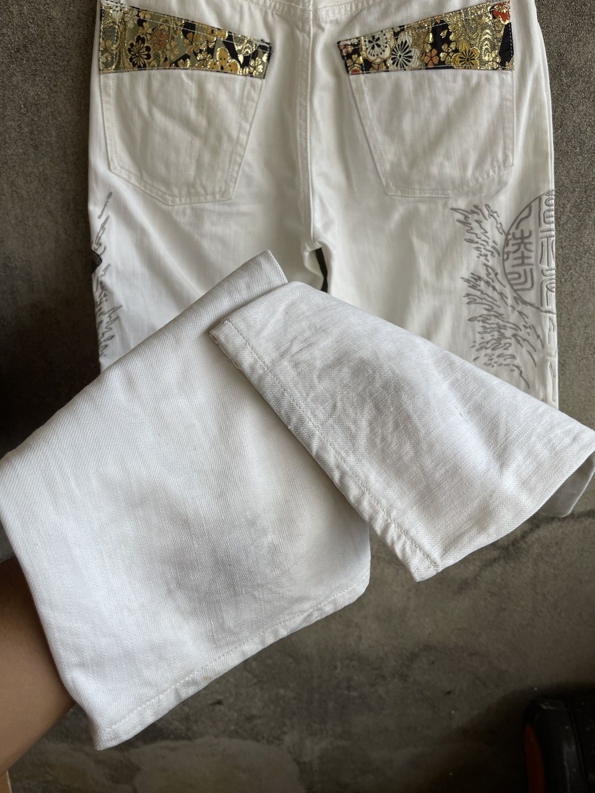 KARA Vintage90s🔥KARAKURI TAMASHI🔥Koi Fish Embroidered Denim Japan Size US 30 / EU 46 - 13 Thumbnail