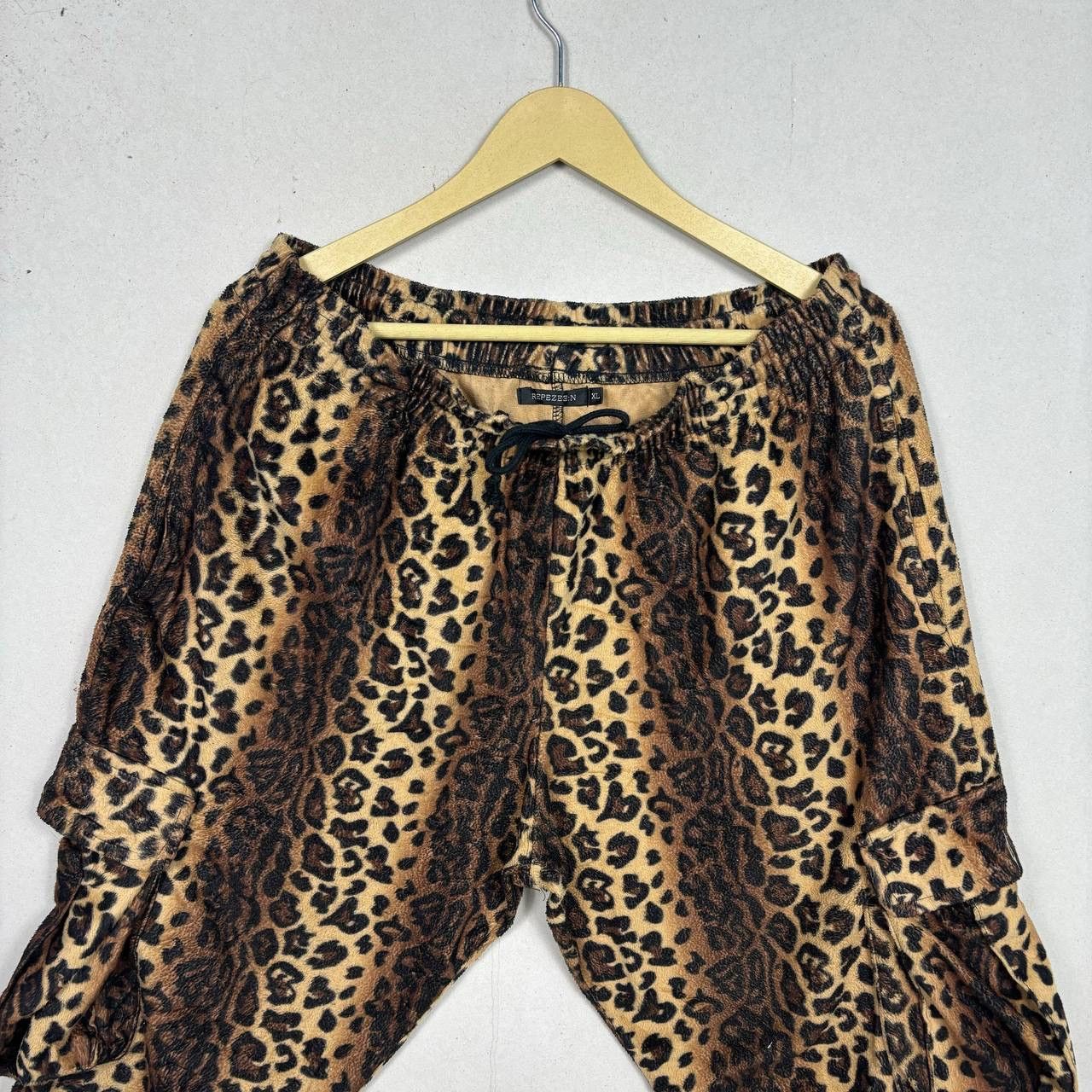 Japanese Brand REPEZEE:N Leopard Cargo Shorts Fleece Streetwear XL Size US 34 / EU 50 - 3 Thumbnail
