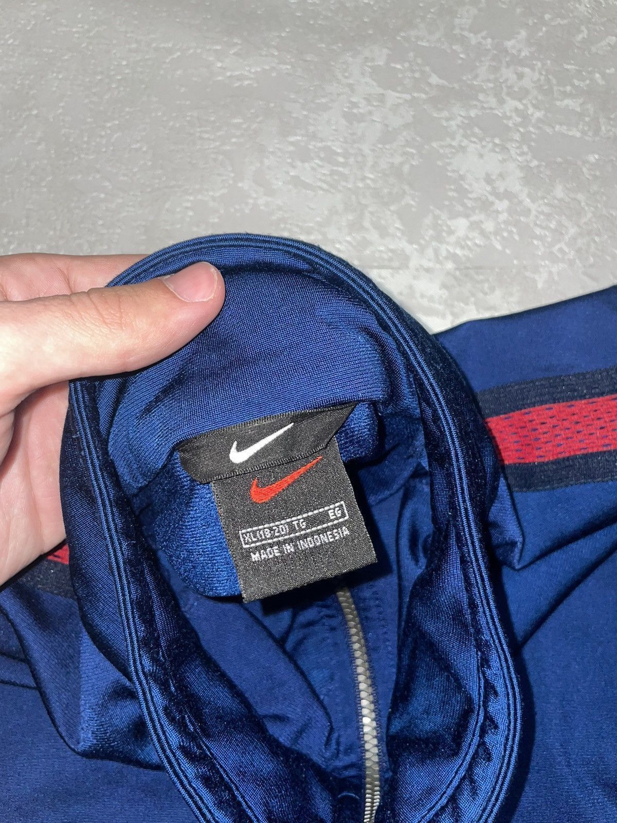 Nike Vintage Nike Big Swoosh Zip Sweatshirt Track Jacket Size US M / EU 48-50 / 2 - 7 Thumbnail
