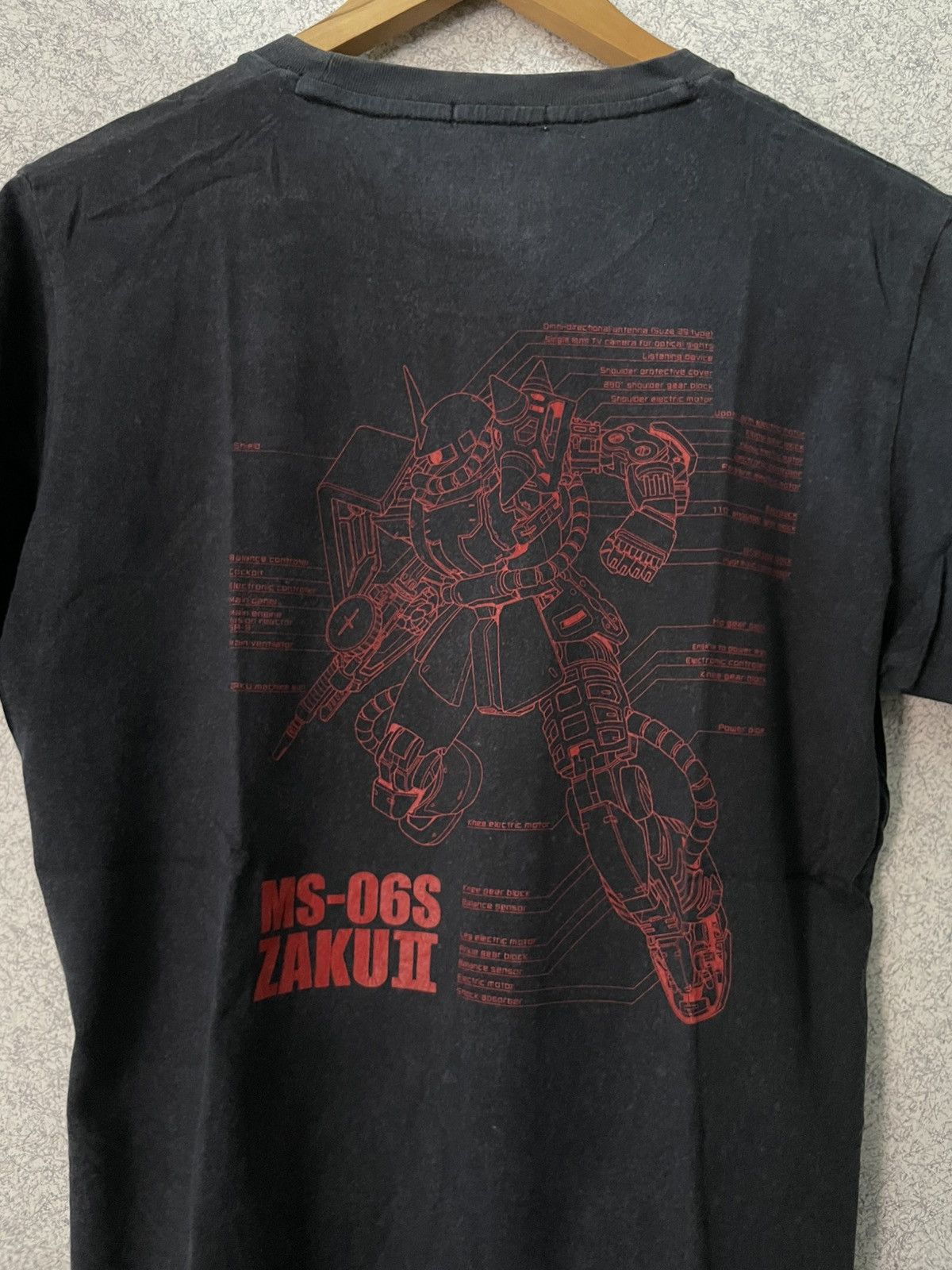 Uniqlo Gundam MS-06S ZAKU|| Size US M / EU 48-50 / 2 - 1 Thumbnail
