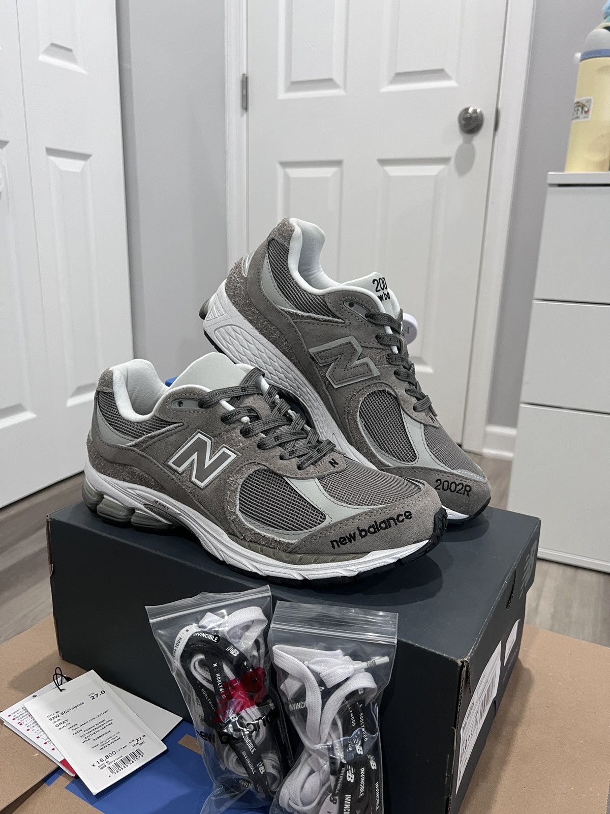 New Balance New Balance x Invincible x N. Hollywood 2002r Size US 9 / EU 42 - 1 Thumbnail