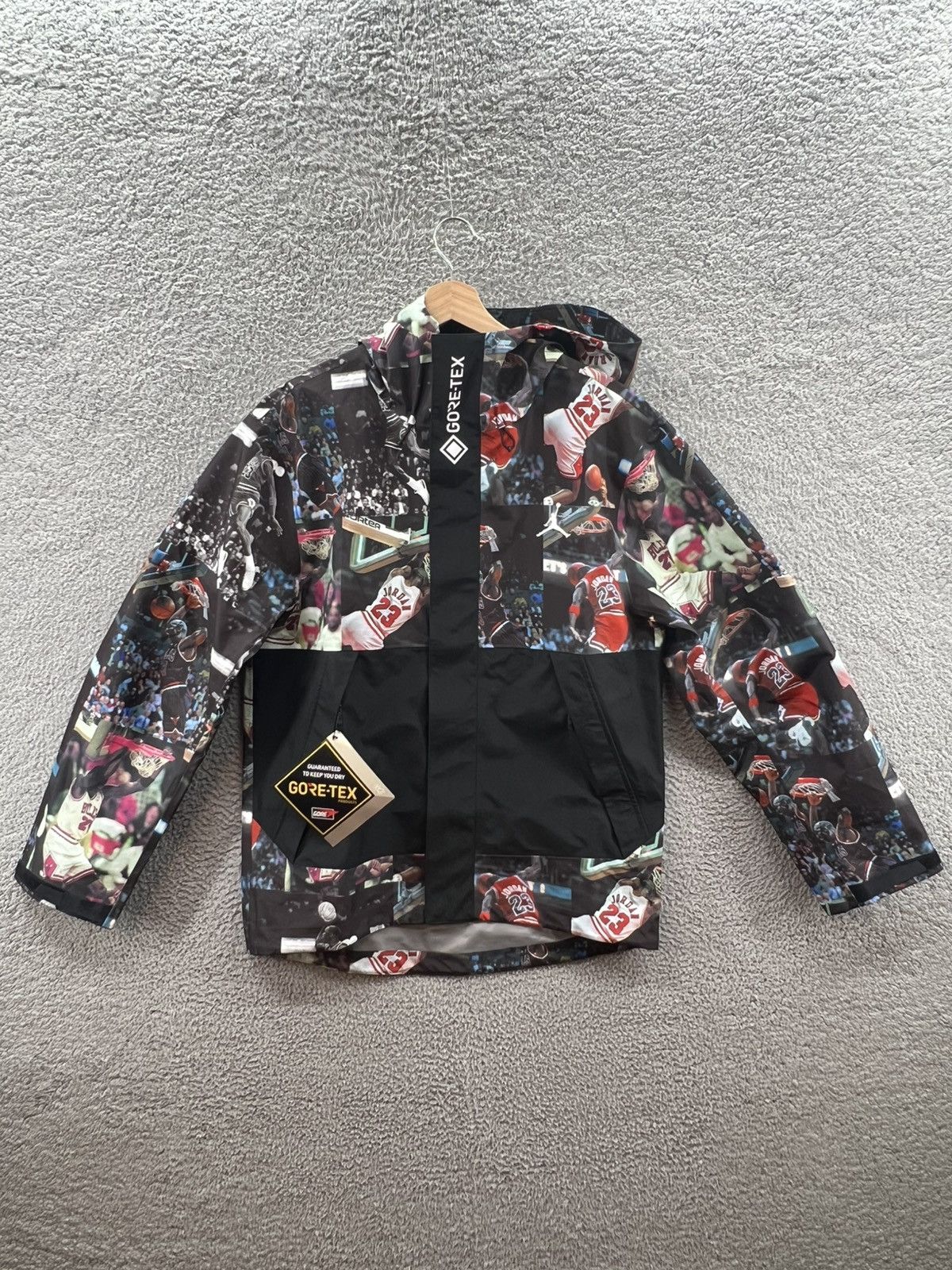 Jordan Brand Air Jordan Jacket Flight Heritage Photo Reel Black FB6976 Size US M / EU 48-50 / 2 - 1 Thumbnail