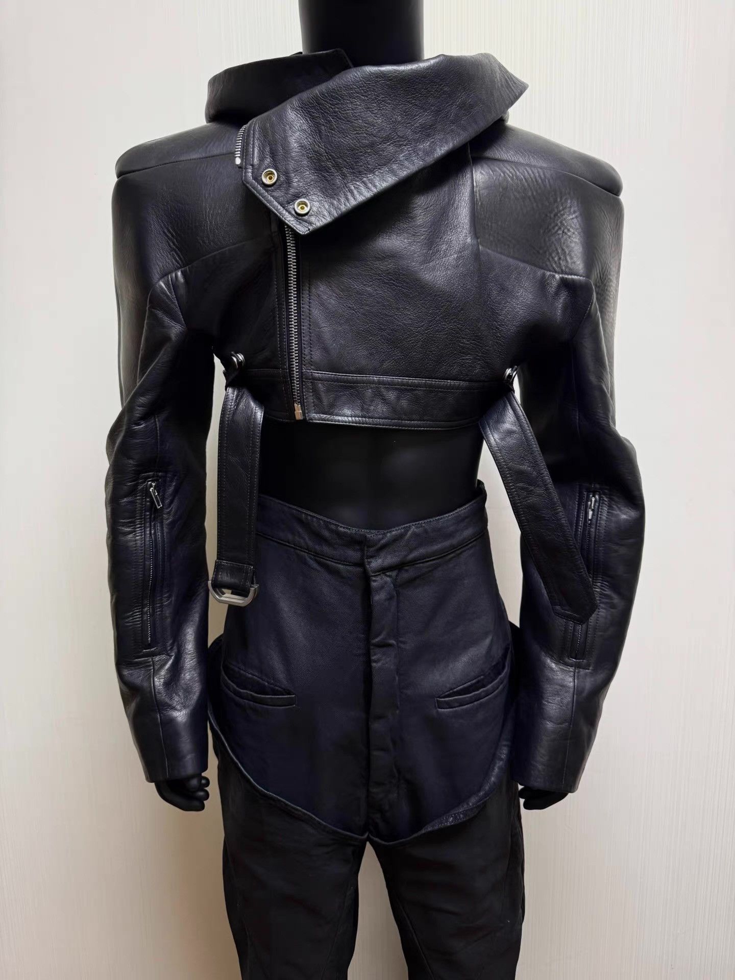 Rick Owens RickOwensSS25cropped padded shoulder moto leather jacket Q8 Size US M / EU 48-50 / 2 - 8 Thumbnail