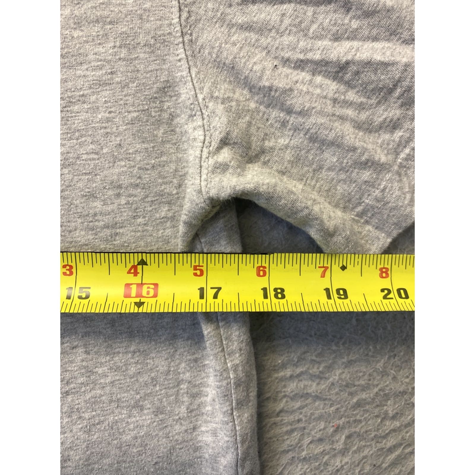 Champion Champion T Shirt S Gray Embroidered Logo Tee Short Sleeve Crew Neck Mens /98-40 Size US S / EU 44-46 / 1 - 5 Thumbnail