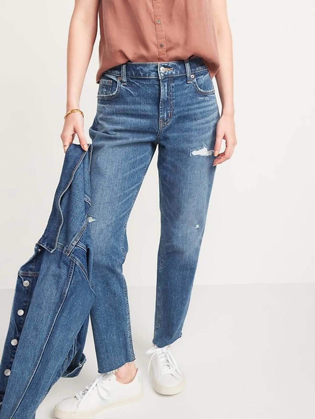 Old Navy Old Navy Mid-Rise Boyfriend Straight Ripped Cut-Off Jeans Size 32" / US 10 / IT 46 - 11 Thumbnail