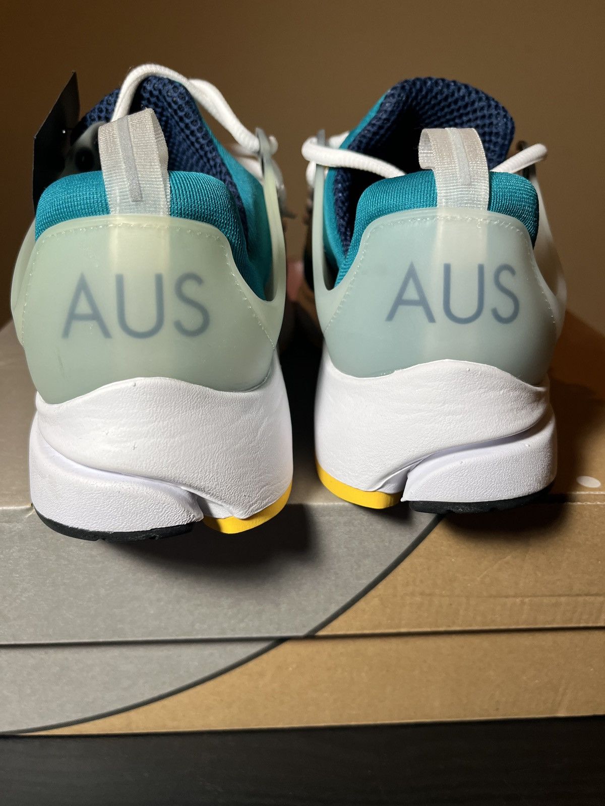 Nike Size M (9-11) - Nike Air Presto Australia 📦FAST SHIPPING📦 Size US 10 / EU 43 - 4 Thumbnail