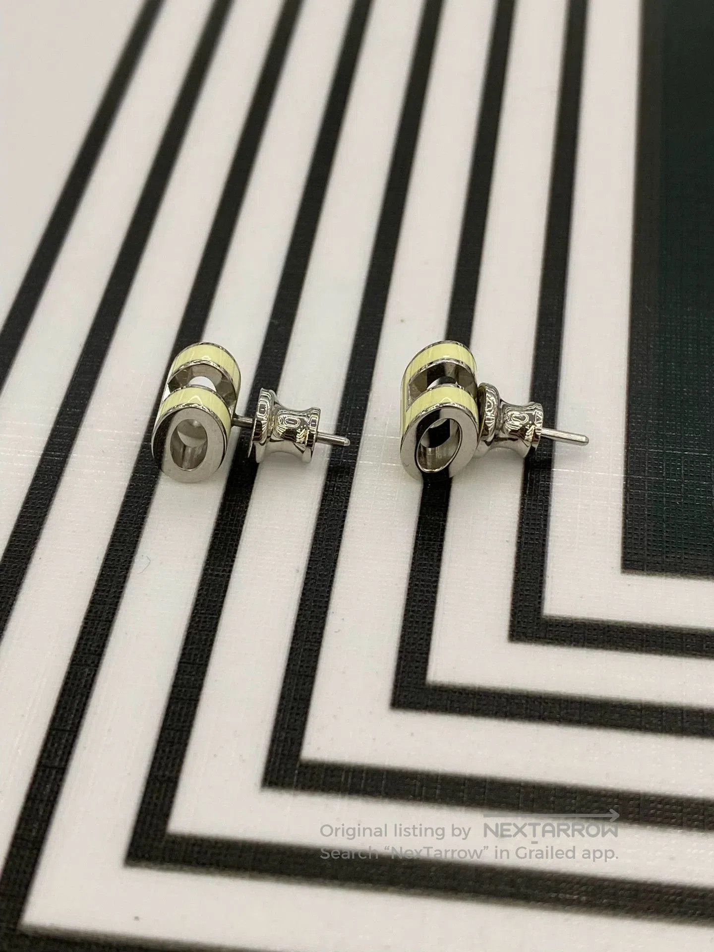 Hermes Hermes Pop H Earrings Yellow Small. Size ONE SIZE - 2 Thumbnail
