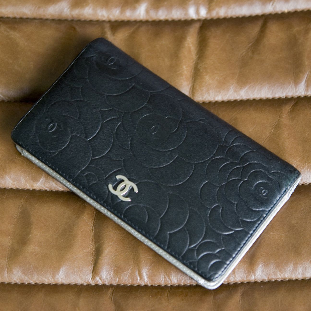 Chanel CHANEL Camellia Flower Embossed Leather Bifold Long Wallet Size ONE SIZE - 2 Thumbnail
