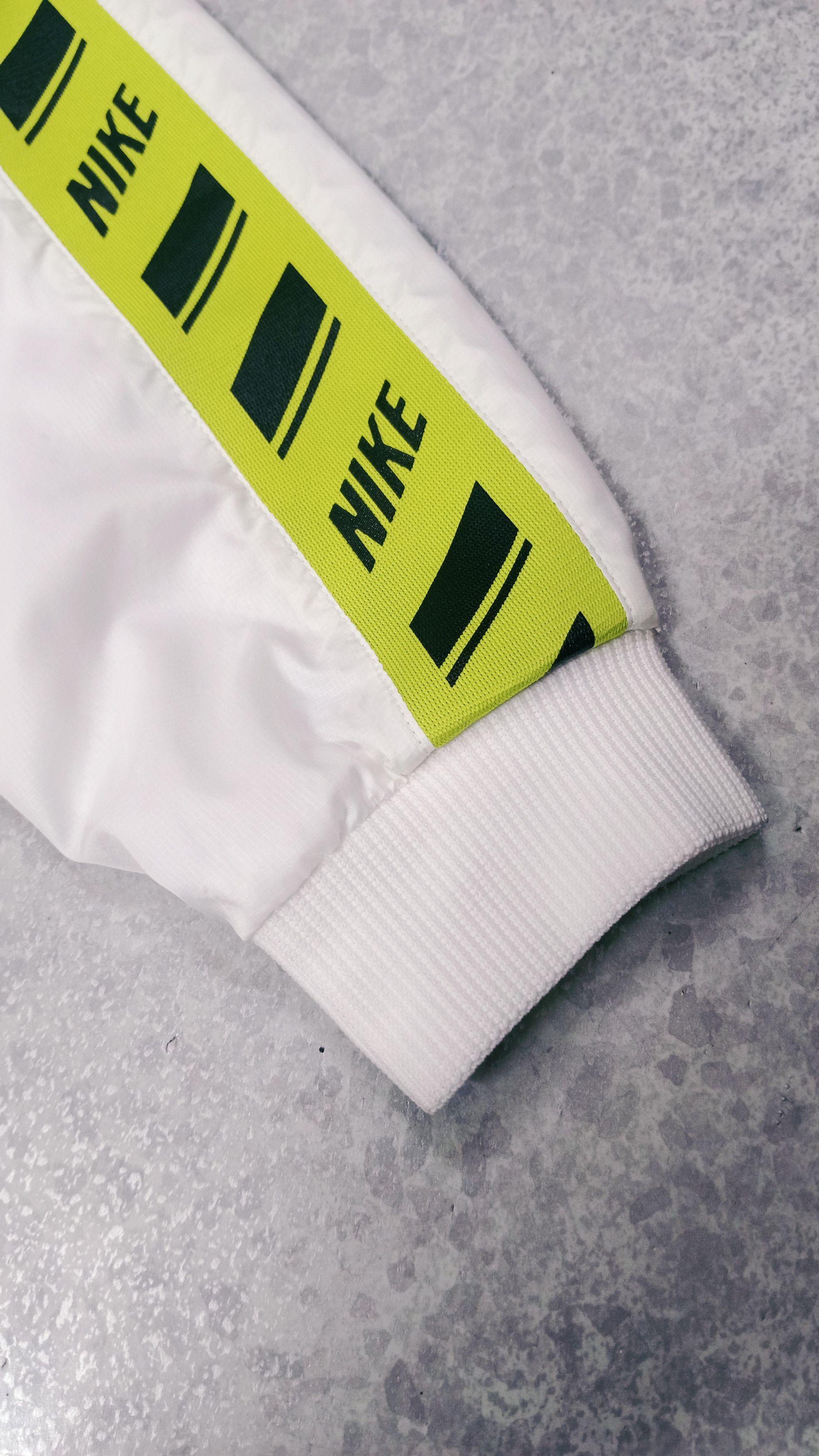 Nike Vintage Nike Side Tape Windbreaker Size US M / EU 48-50 / 2 - 4 Thumbnail