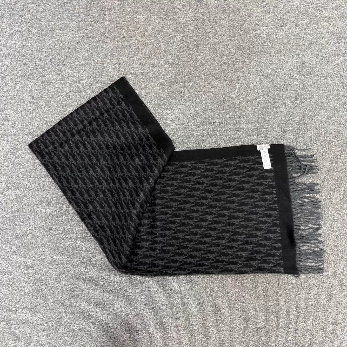 Dior Dior gray full logo scarf unworn Size ONE SIZE - 2 Thumbnail