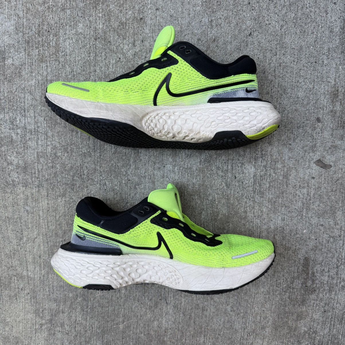 Nike Nike ZoomX Invincible Run Volt 9.5 Size US 9.5 / EU 42-43 - 3 Thumbnail