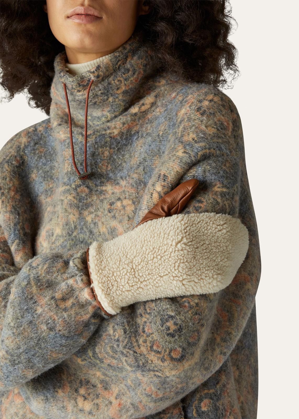 Loro Piana o1srvl11e0325 FAN3507 Size: OS / Gloves in Cream & Brown Size ONE SIZE - 2 Thumbnail
