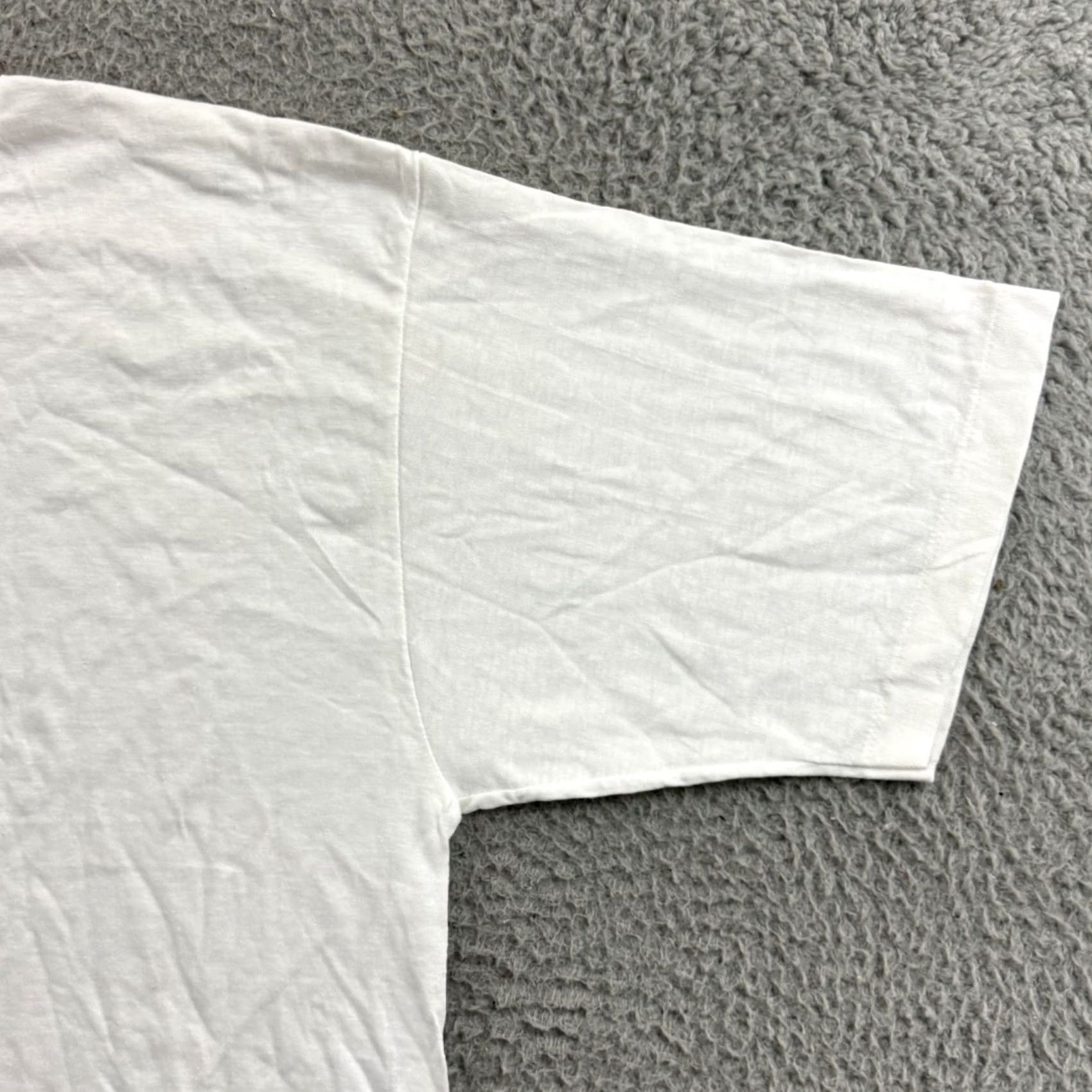 Vintage VINTAGE Oneita Shirt XL White 90s NWT Men Short Sleeve Logo Graphic Print Everyday Wear Collection 1990s Outdoor Animal Adventure Time Mens Size US XL / EU 56 / 4 - 5 Thumbnail
