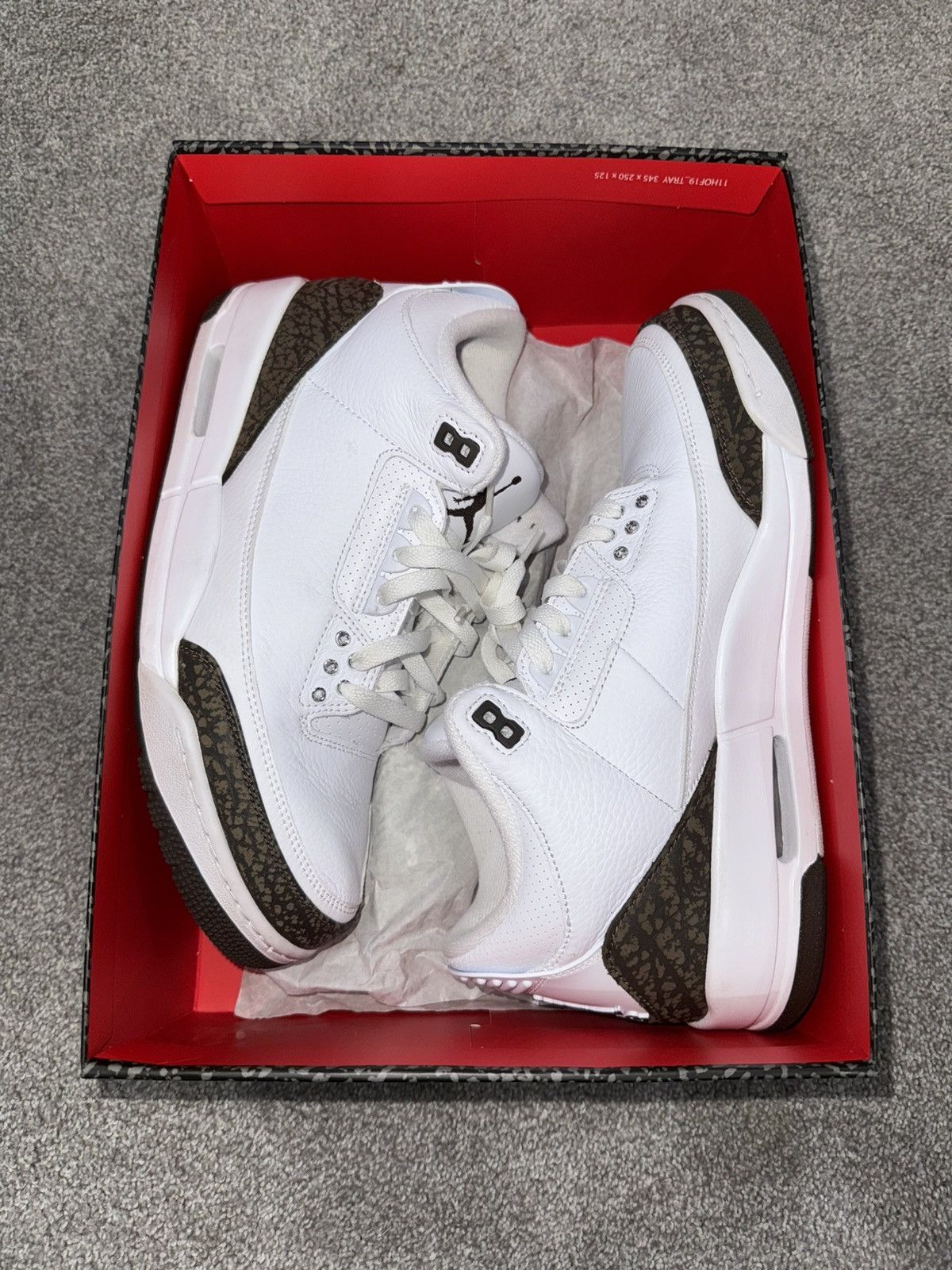 Jordan Brand Air Jordan 3 Retro White/Dark Mocha-Chrome Size US 10.5 / EU 43-44 - 1 Thumbnail