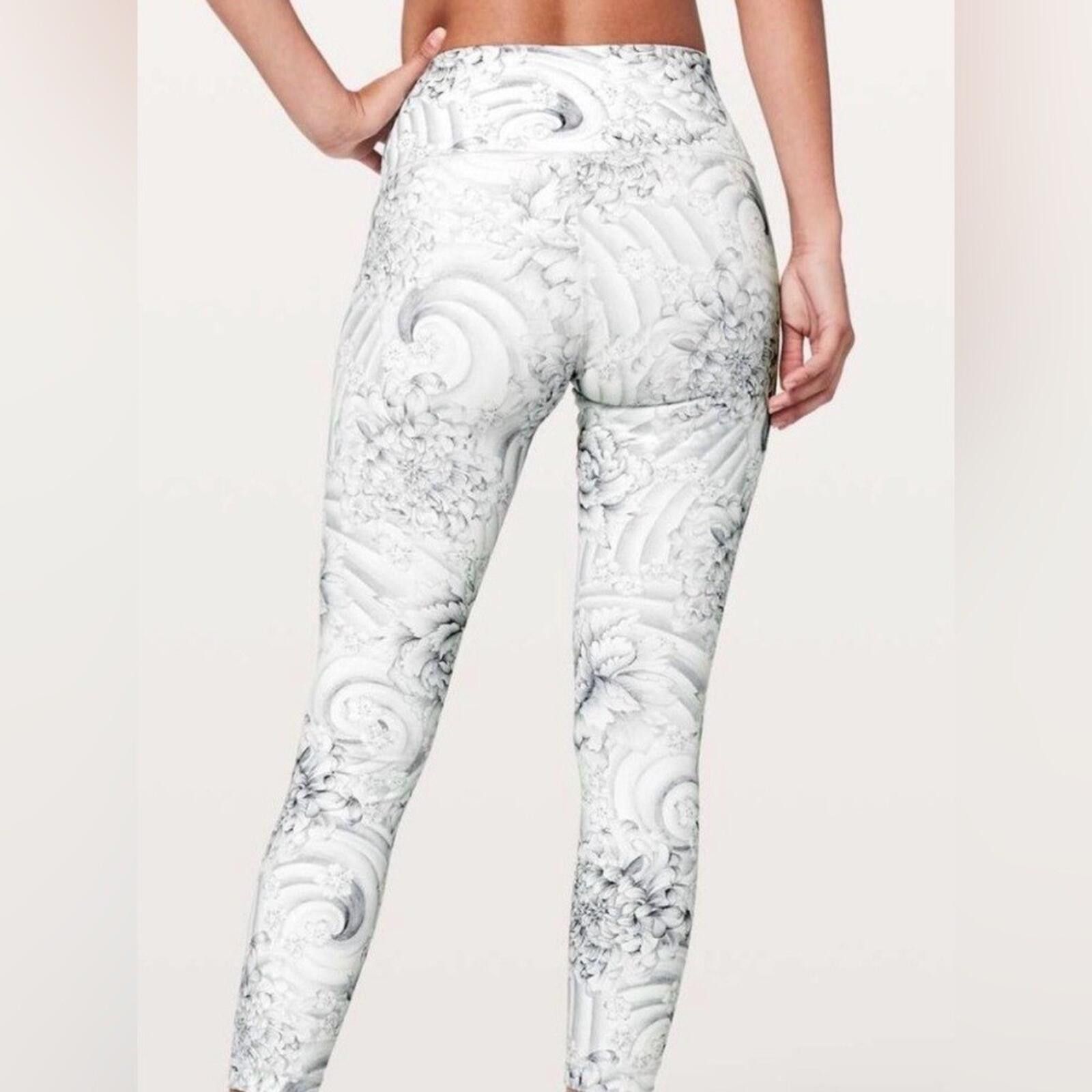 Lululemon Lululemon Wunder Under Low-Rise 25" White Floral Leggings 4 Size 27" / US 4 / IT 40 - 1 Thumbnail