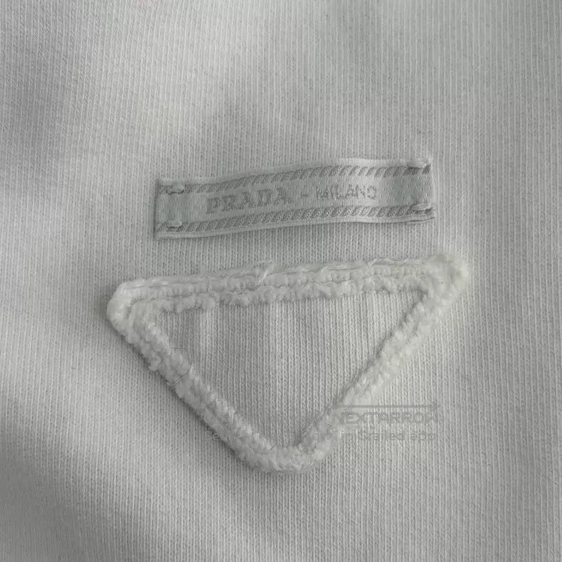 Prada Prada White triangle patch zipper hoodie Size US XL / EU 56 / 4 - 8 Thumbnail