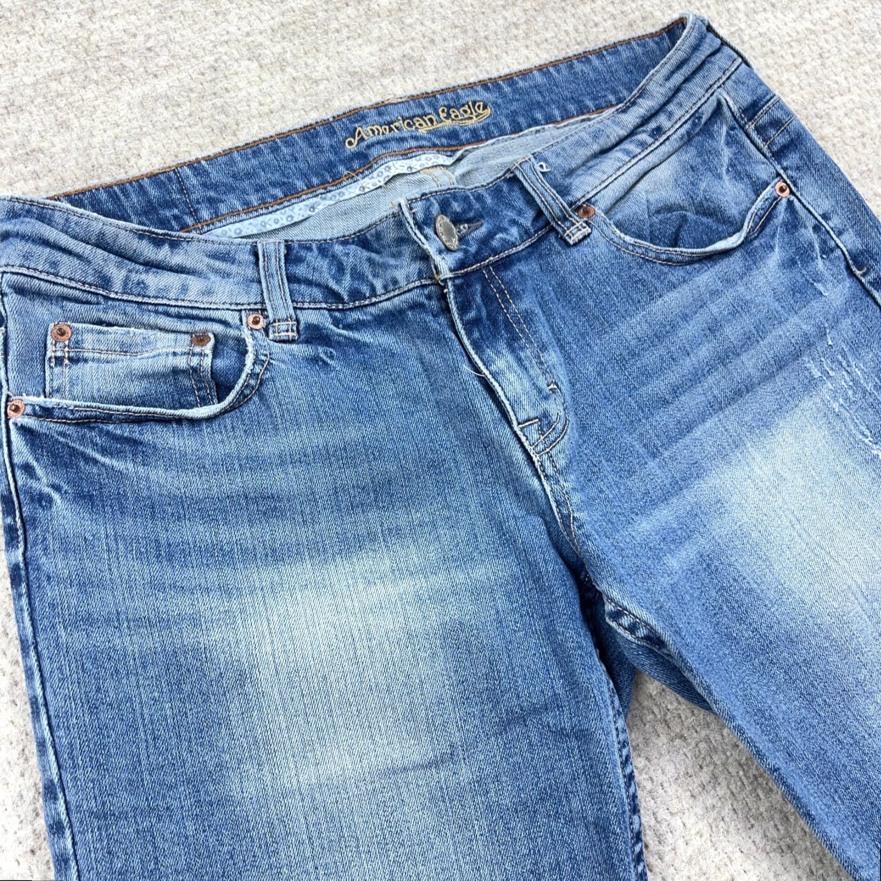 American Eagle Outfitters VINTAGE American Eagle Outfitters Capri Jeans Women 12 Low Rise Med Wash Denim Capri Jeans Womens 12 Blue 5-Pocket City Logo 90s Breakfast Size 34" / US 12 / IT 48 - 5 Thumbnail