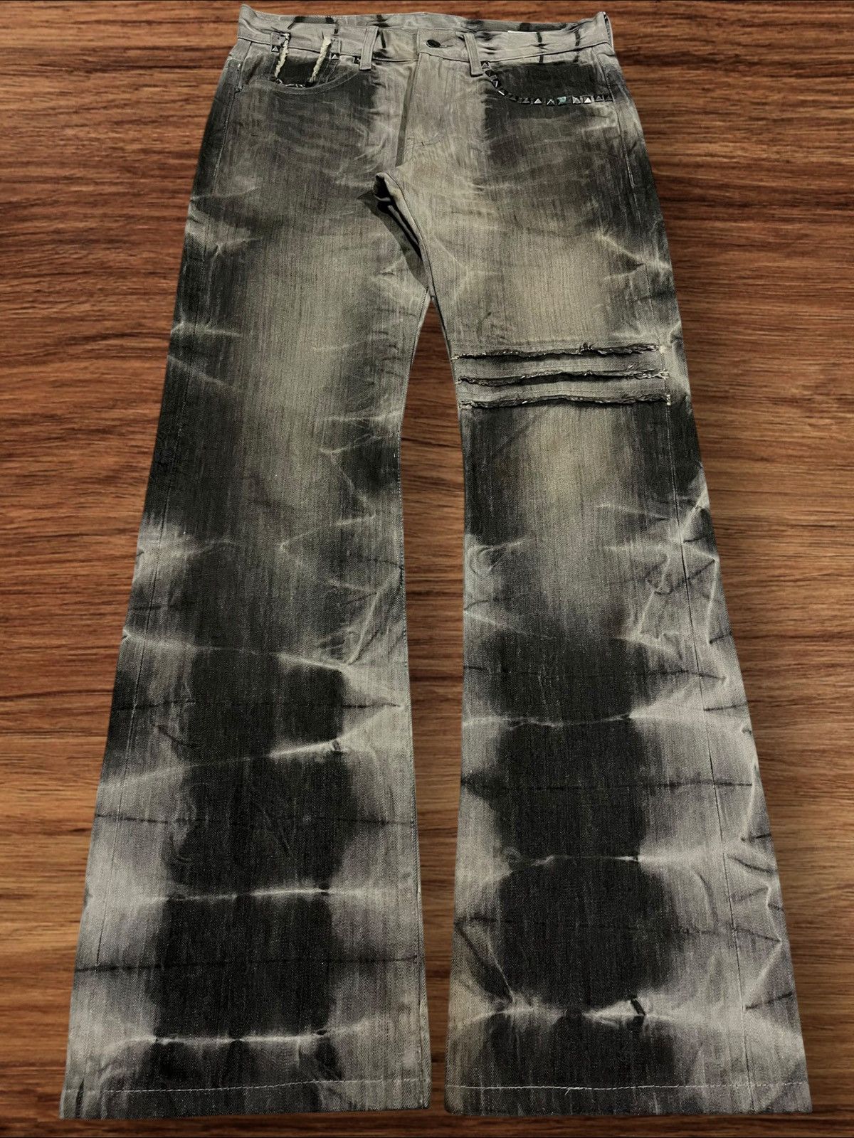 If Six Was Nine Semantic Design Gothic Studded Acid Wash Distress Flare Jean Size US 31 - 1 Thumbnail