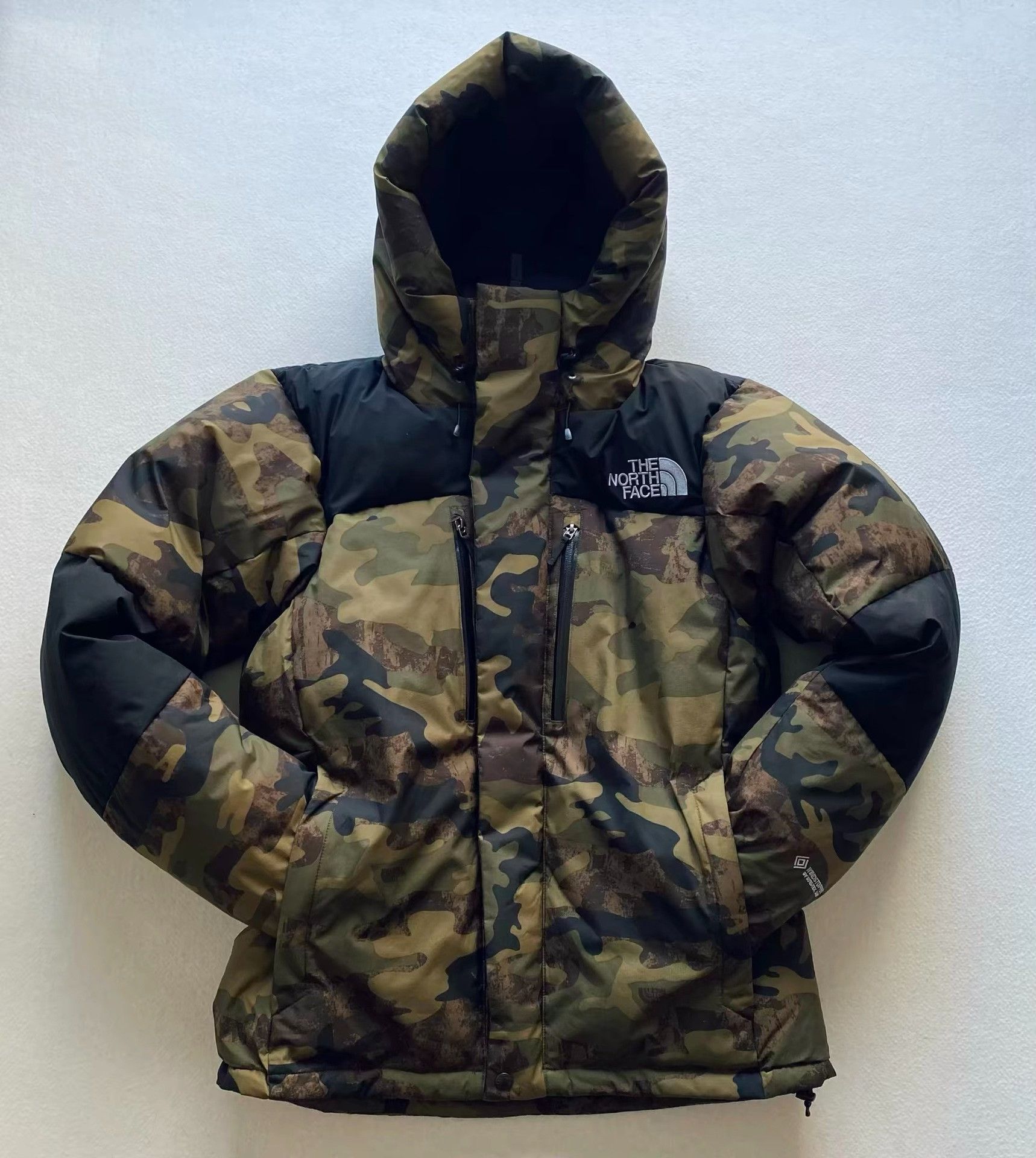 The North Face THE NORTH FACE Camouflage Down Jacket Size US M / EU 48-50 / 2 - 1 Thumbnail